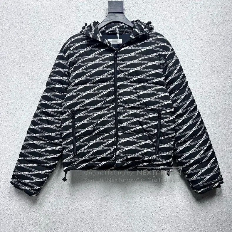 Balenciaga Balenciaga Black and White Bulletproof Down Jacket Size XS / US 0-2 / IT 36-38 - 1 Thumbnail