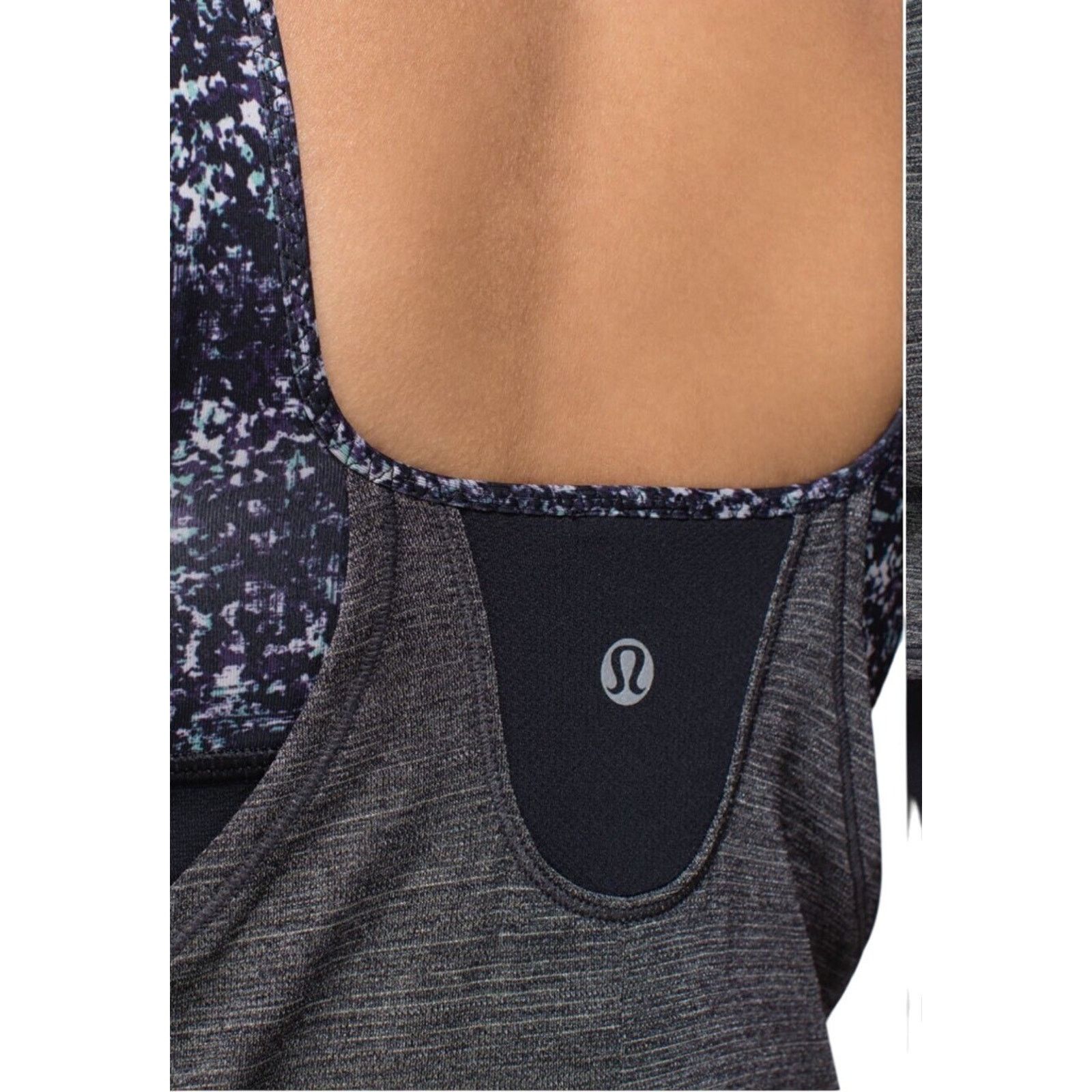 Lululemon Lululemon 2 in 1 Pullover Tank Top Sports Bra 6 Gray Black Size S / US 4 / IT 40 - 4 Thumbnail