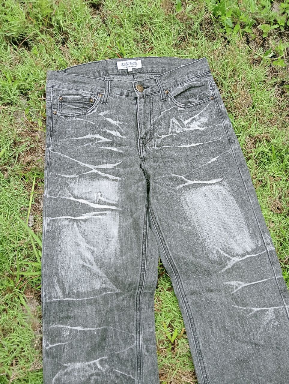 LOWBOX LOWBOX JAPAN DISTRESSED LOOK JEANS Size US 32 / EU 48 - 4 Thumbnail