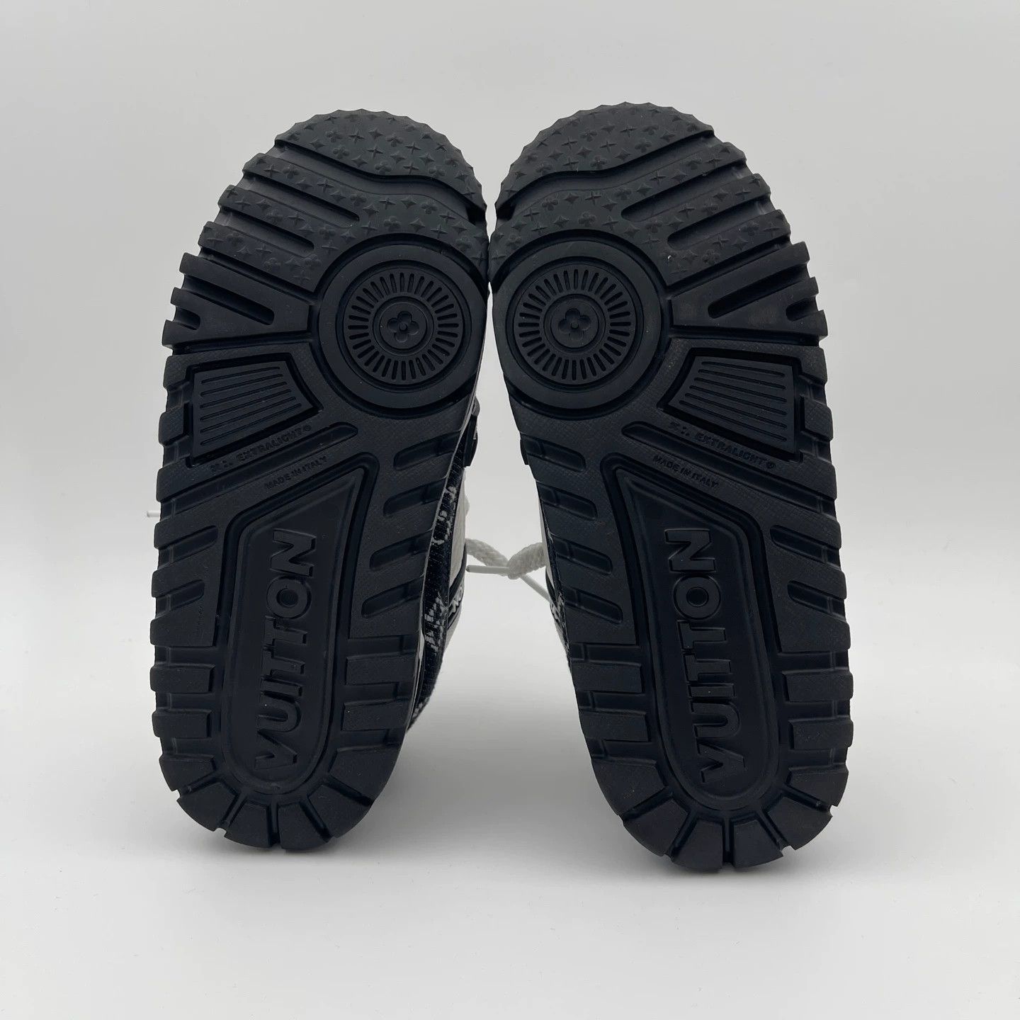 Louis Vuitton LV Denim Black & White Pantoufle 37 Size US 6.5 / IT 36.5 - 7 Thumbnail