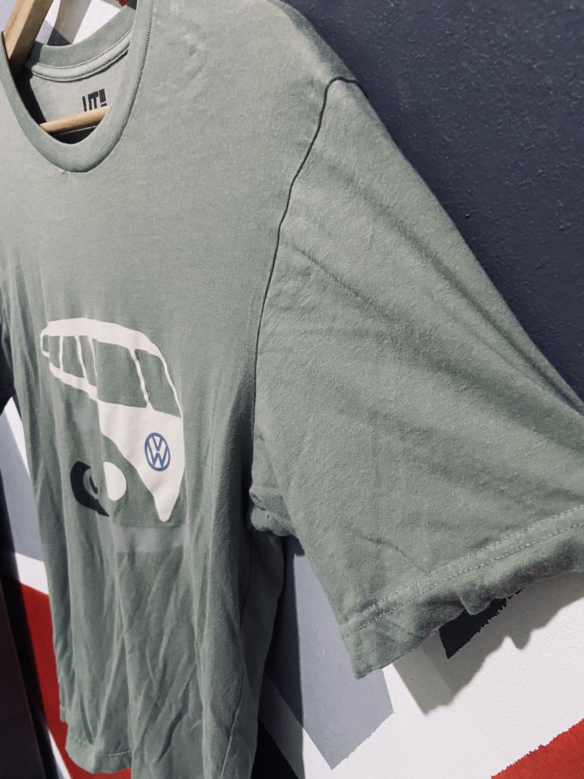 Uniqlo RetronVolkswagen Graphics Tee Size US M / EU 48-50 / 2 - 3 Thumbnail