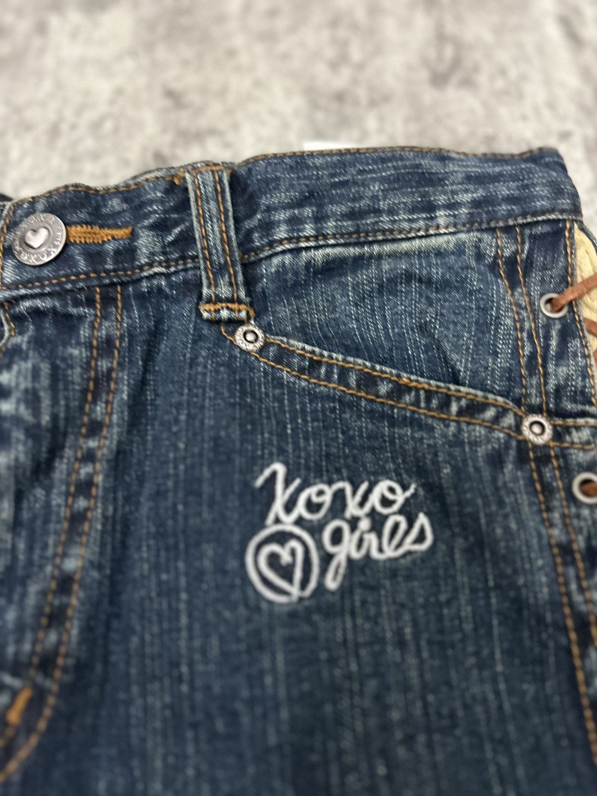 If Six Was Nine × Le Grande Bleu (L.G.B.) × Tornado Mart Xoxo Love Girls Side Straps Flare Cropped Jeans Size 27" / US 4 / IT 40 - 9 Thumbnail