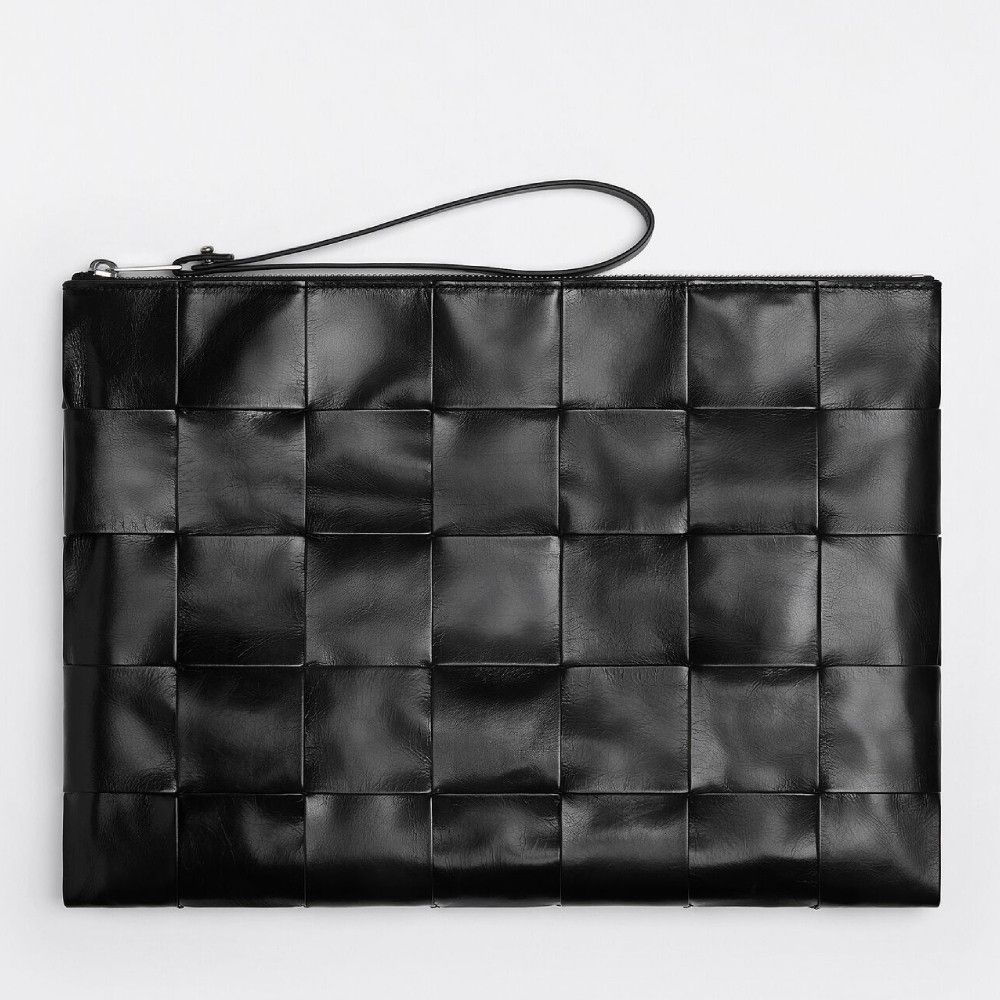 Bottega Veneta o1n1vont1124 Size: OS / Pouch in Black Size ONE SIZE - 1 Thumbnail