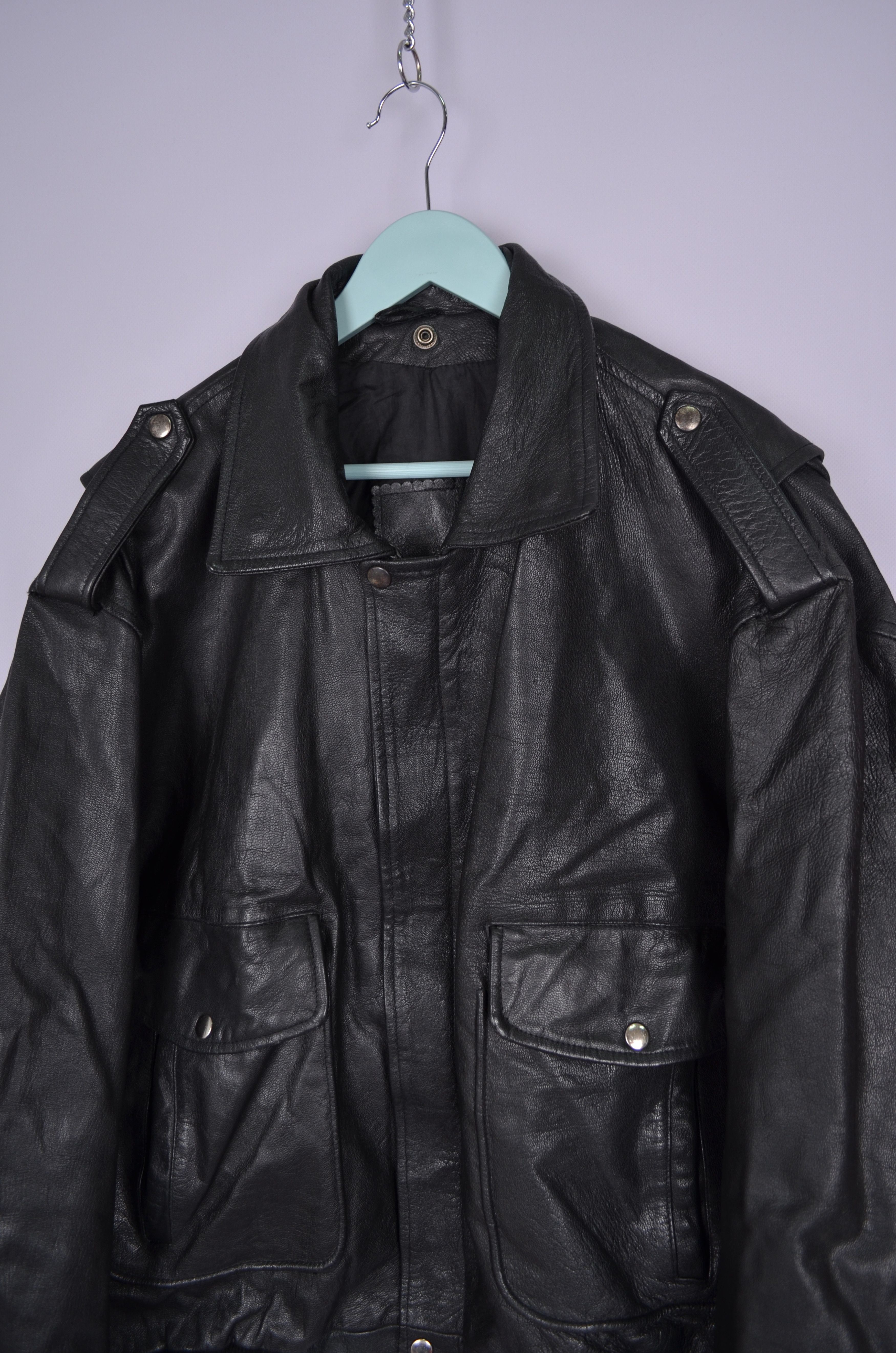 Vintage Vintage Leather Bomber Jacket Black Size XXL US Army Size US XXL / EU 58 / 5 - 2 Thumbnail