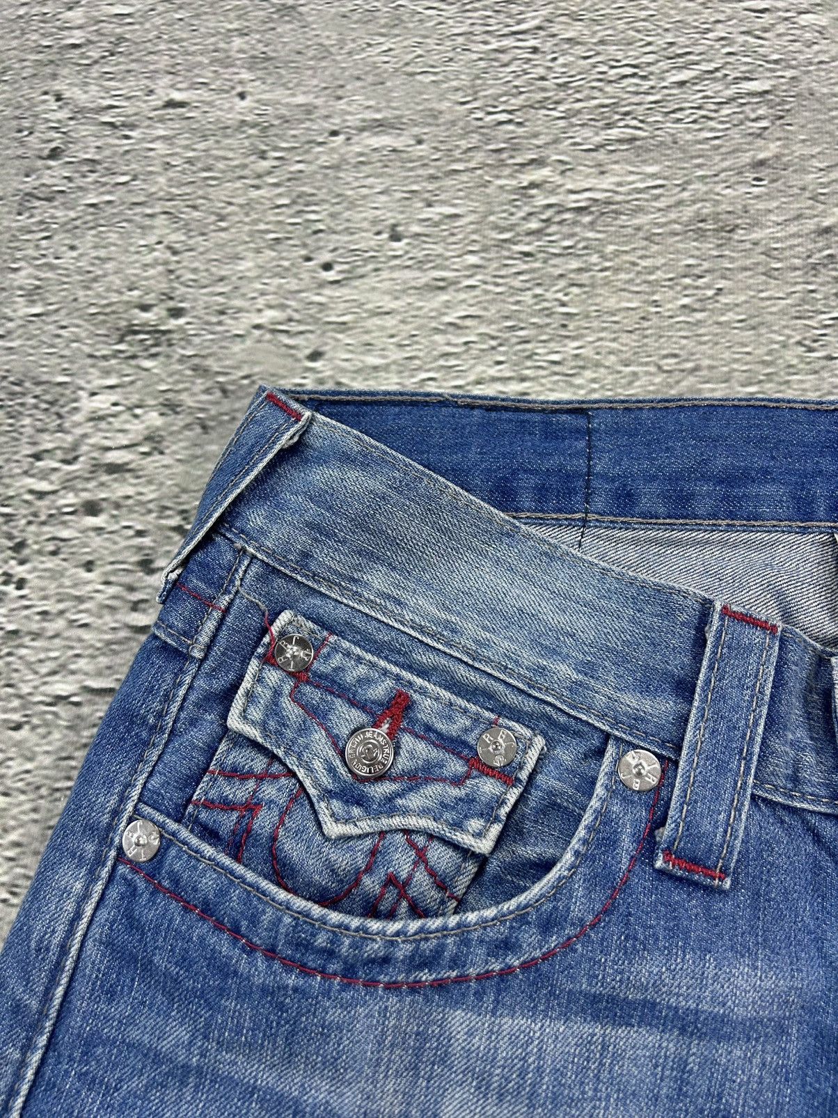 True Religion True Religion vintage blue jeans straight red logo Y2K Size US 31 - 5 Thumbnail