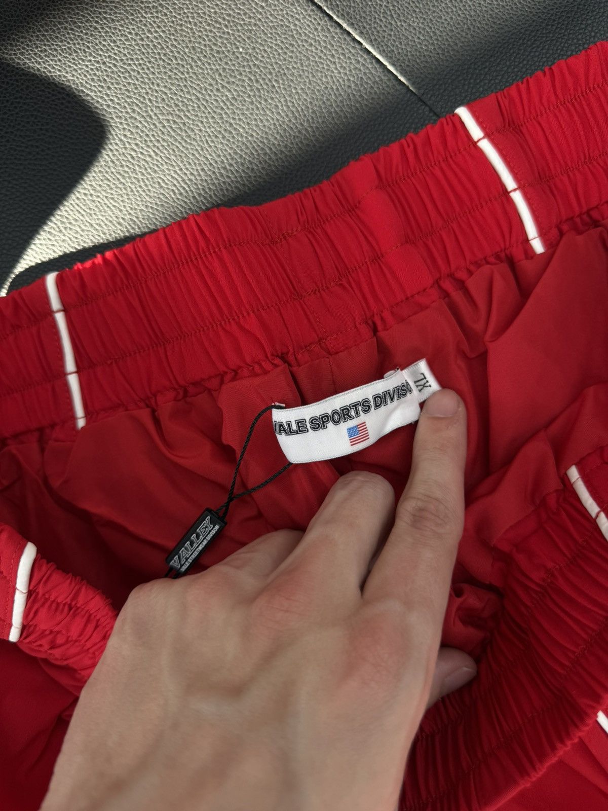 Vale Valley Red Baggy Shorts Brand New Size XL (NEW) Size US 34 / EU 50 - 6 Thumbnail