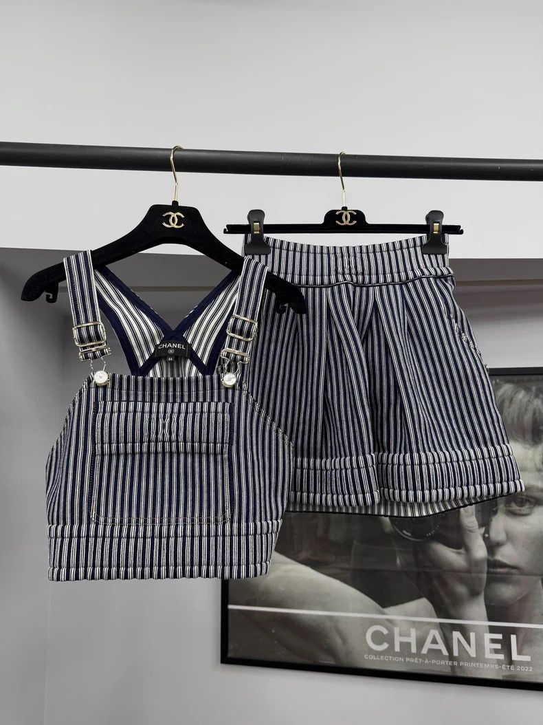 Chanel Chanel 25P vertical striped suspenders short top Size XXS / US 00 / IT 34 - 8 Thumbnail