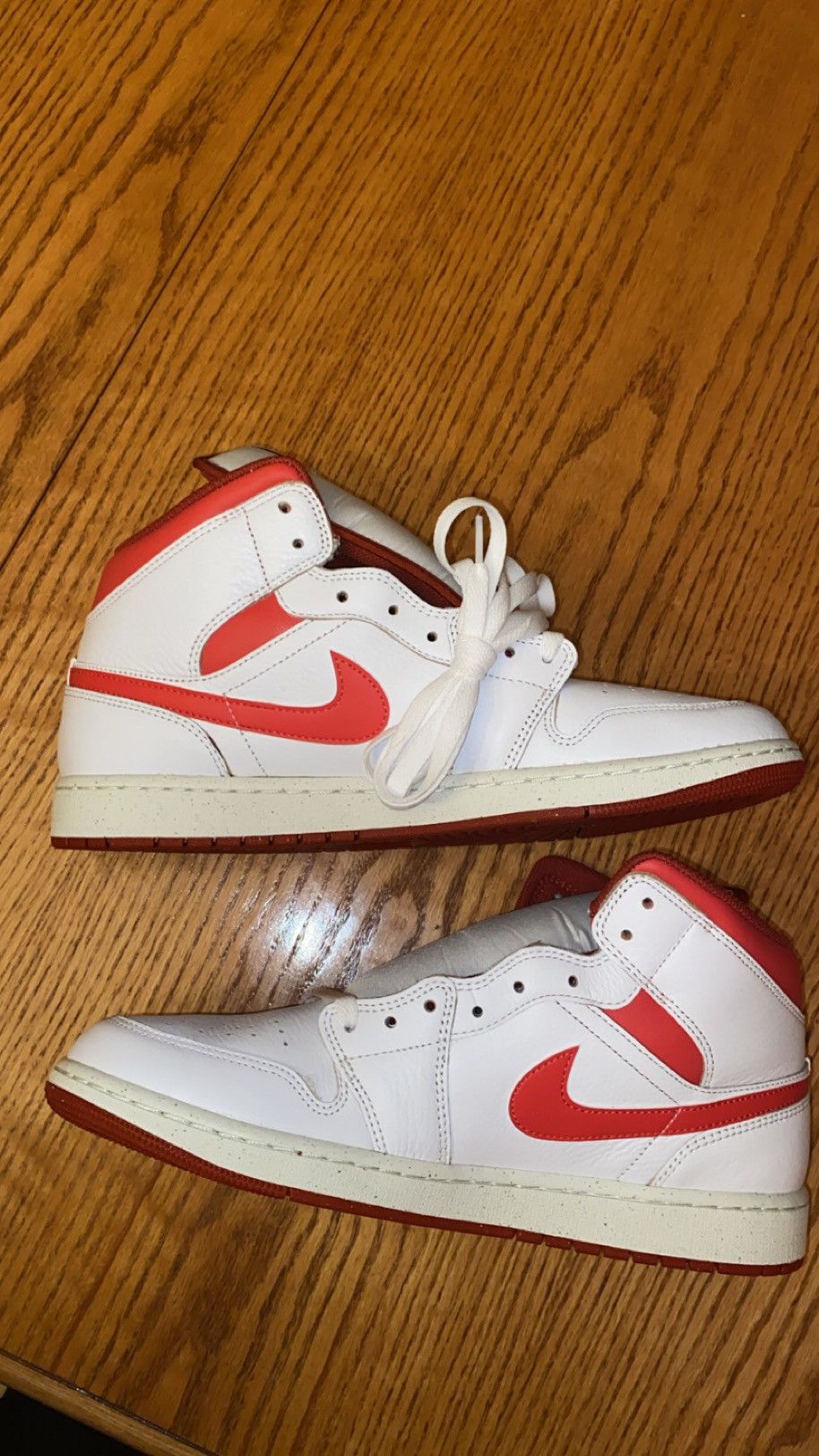 Jordan Brand Air Jordan 1 Mid SE size 12US Size US 12 / EU 45 - 2 Thumbnail