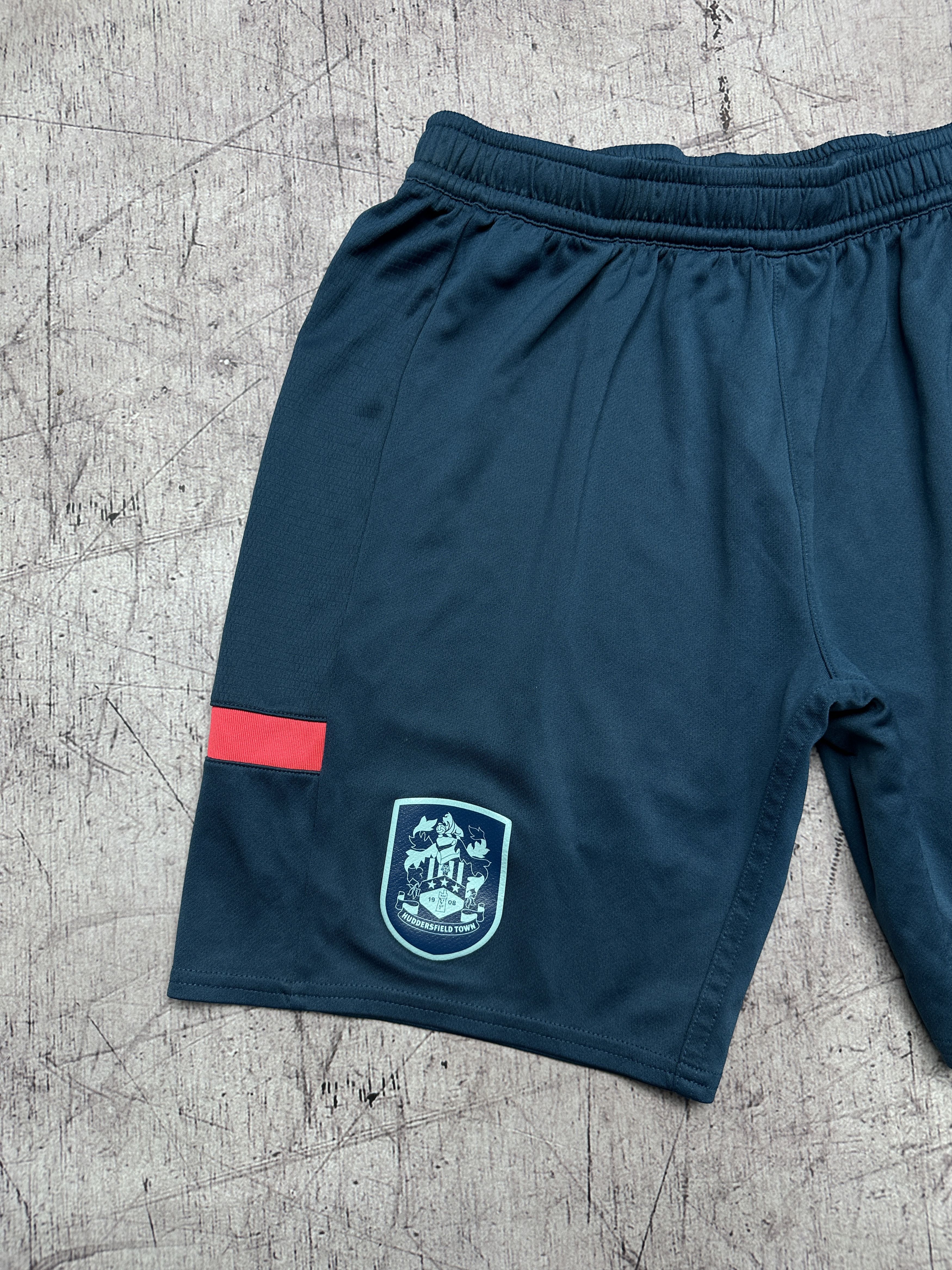 Umbro Huddersfield Town Umbro Soccer Football Shorts Size US 34 / EU 50 - 2 Thumbnail