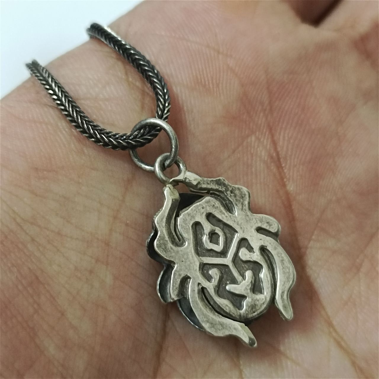 Vintage 925 silver scarab beetle pendant, Egyptian vintage jewelry Size ONE SIZE - 4 Thumbnail