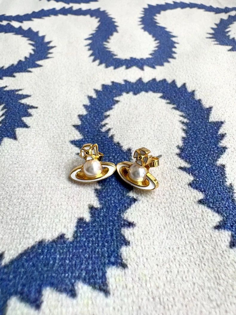 Vivienne Westwood Vivienne Westwood White Pearl Earrings Size ONE SIZE - 1 Thumbnail