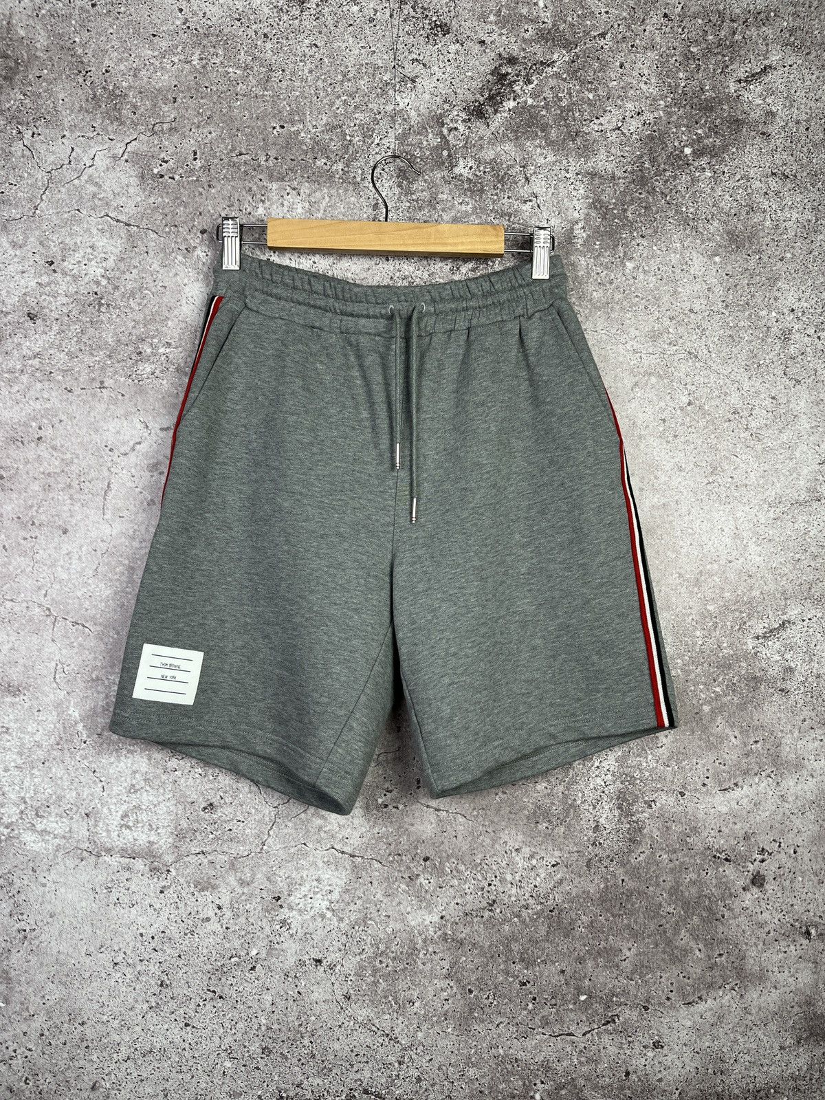 Thom Browne Thom Browne Grey Sweat 🇮🇹 Tricolor Stripe Lounge Size US 30 / EU 46 - 1 Thumbnail