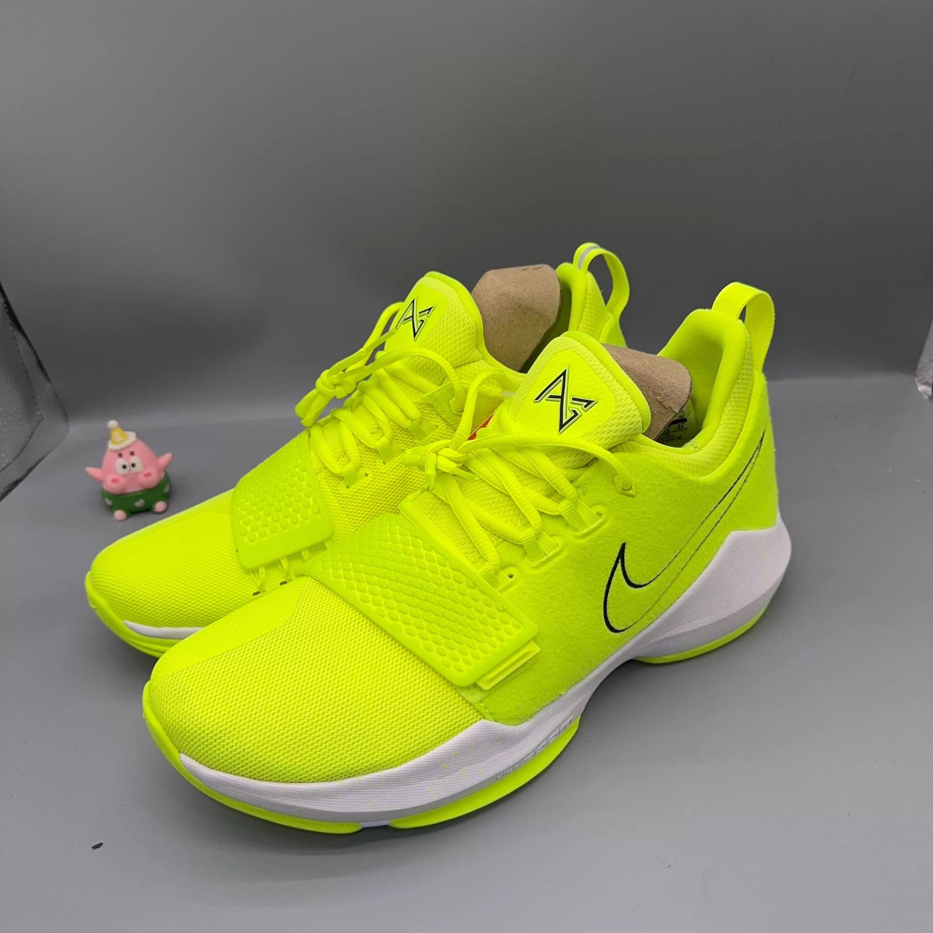 Nike Nike PG1 Volt Size 45 Size US 11 / EU 44 - 1 Thumbnail