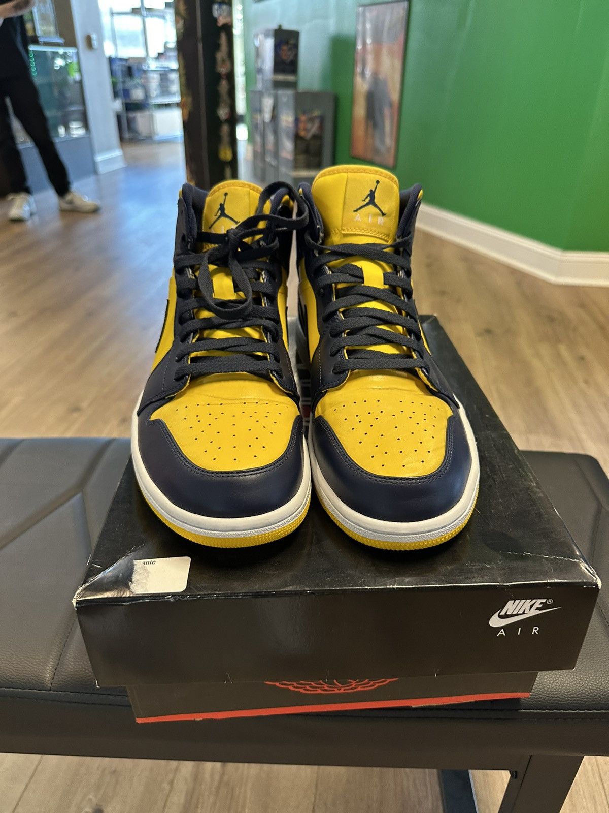 Nike Jordan 1 Michigan Size US 14 / EU 47 - 2 Thumbnail
