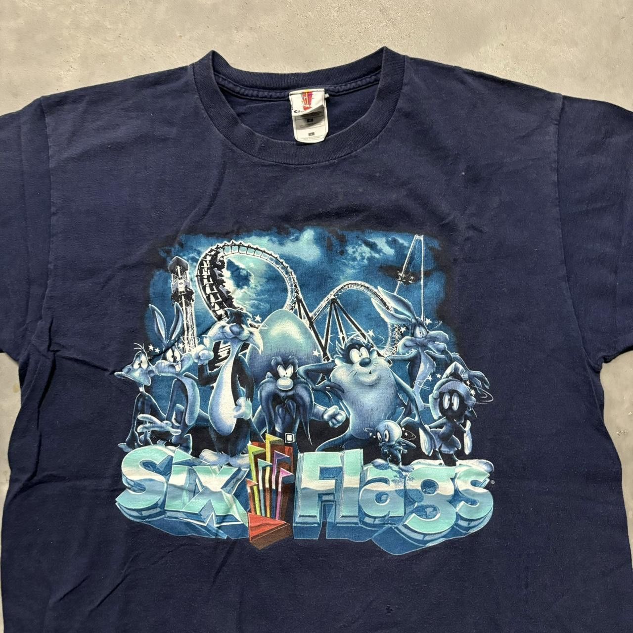 Japanese Brand × Vintage Crazy Vintage 90s Looney Tunes Six Flags Graphic Tee! Size US M / EU 48-50 / 2 - 2 Thumbnail