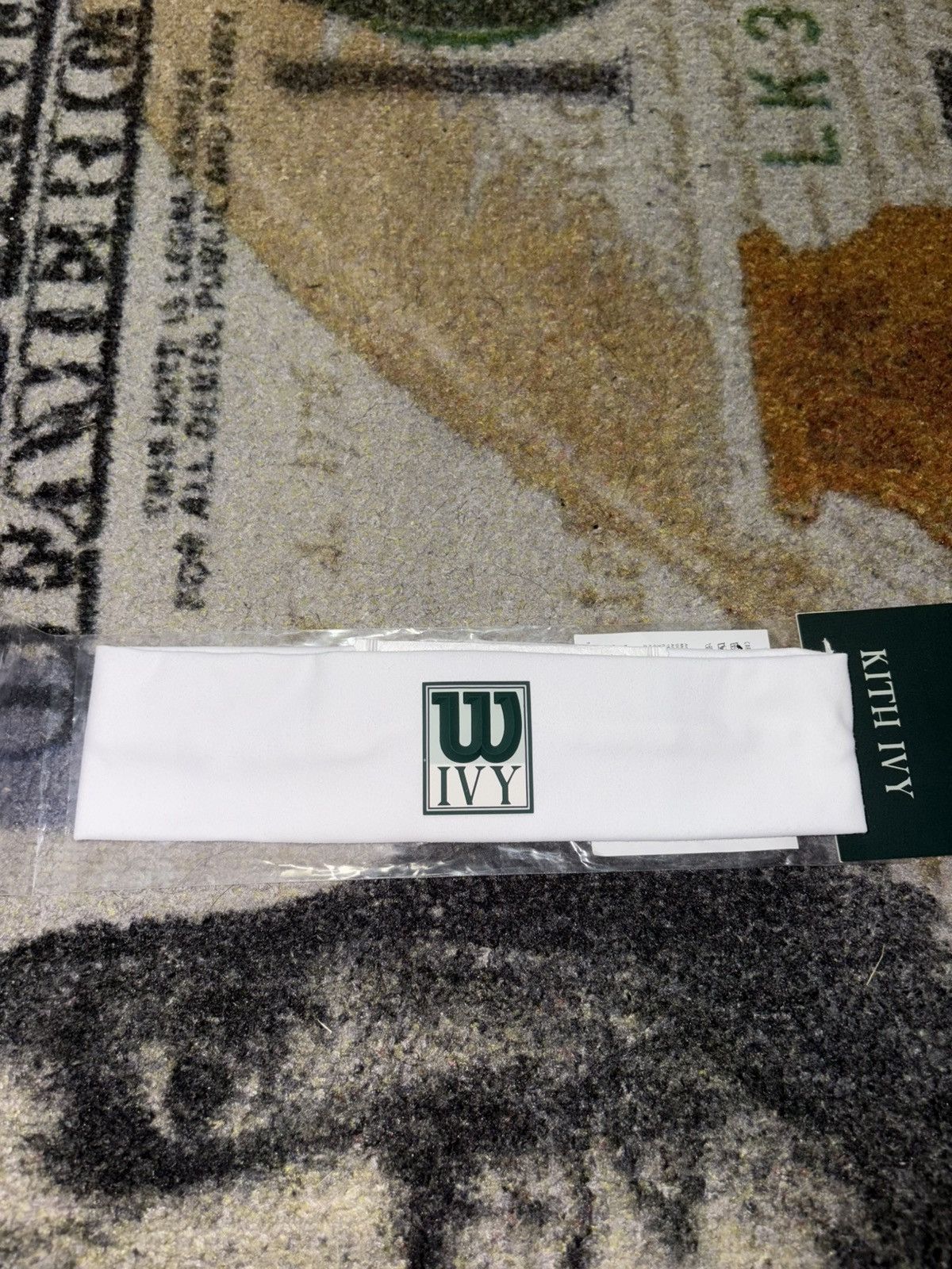 Kith × Wilson Kith Ivy Wilson Logo Wide Headband Size ONE SIZE - 1 Thumbnail