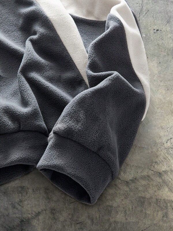 Japanese Brand Men's and Women's Long Sleeve Grey Knit Sweatshirt Size US L / EU 52-54 / 3 - 5 Thumbnail