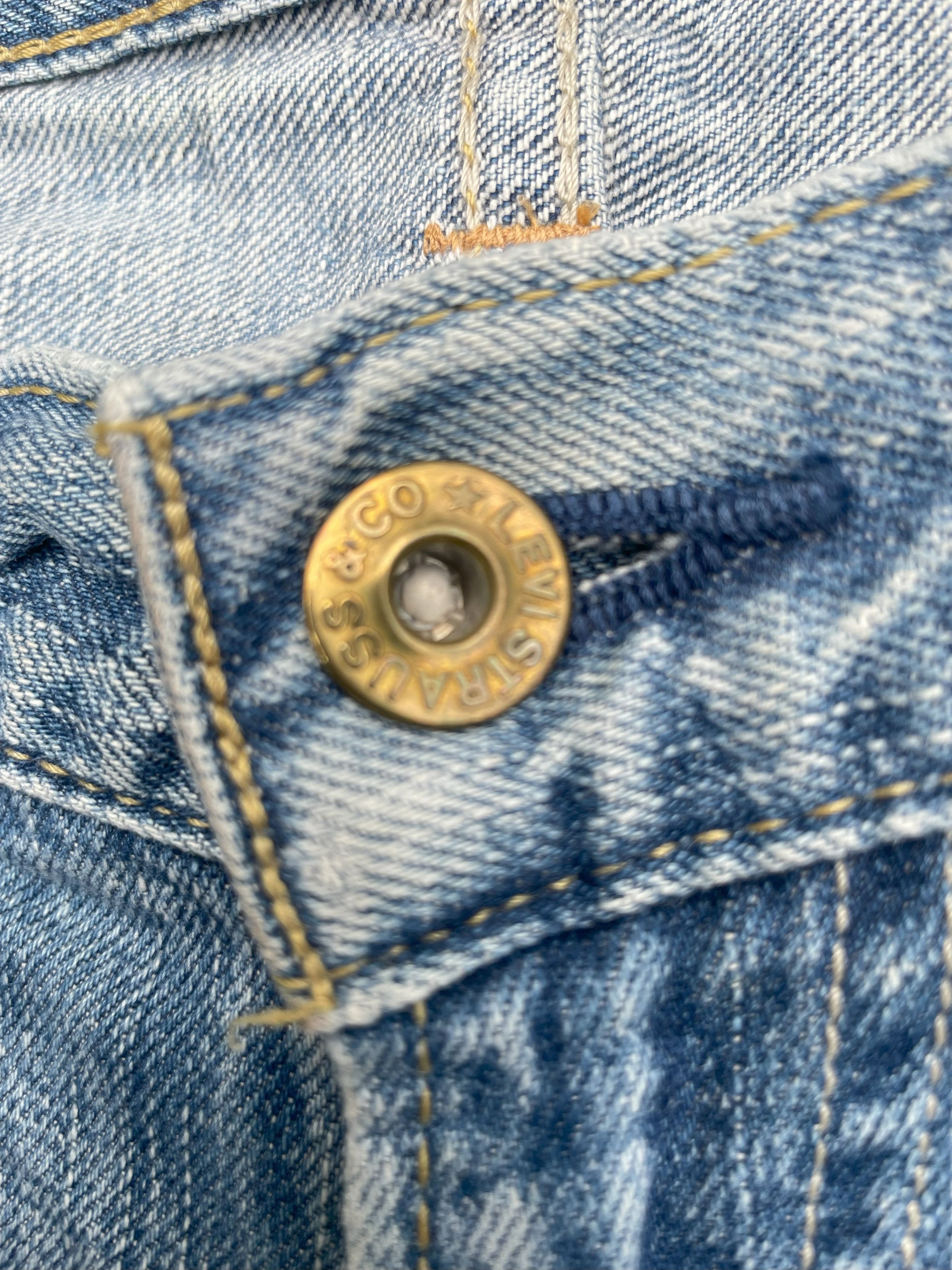 Levi's Vintage Levis 502 Faded Distresed Size US 31 - 14 Thumbnail