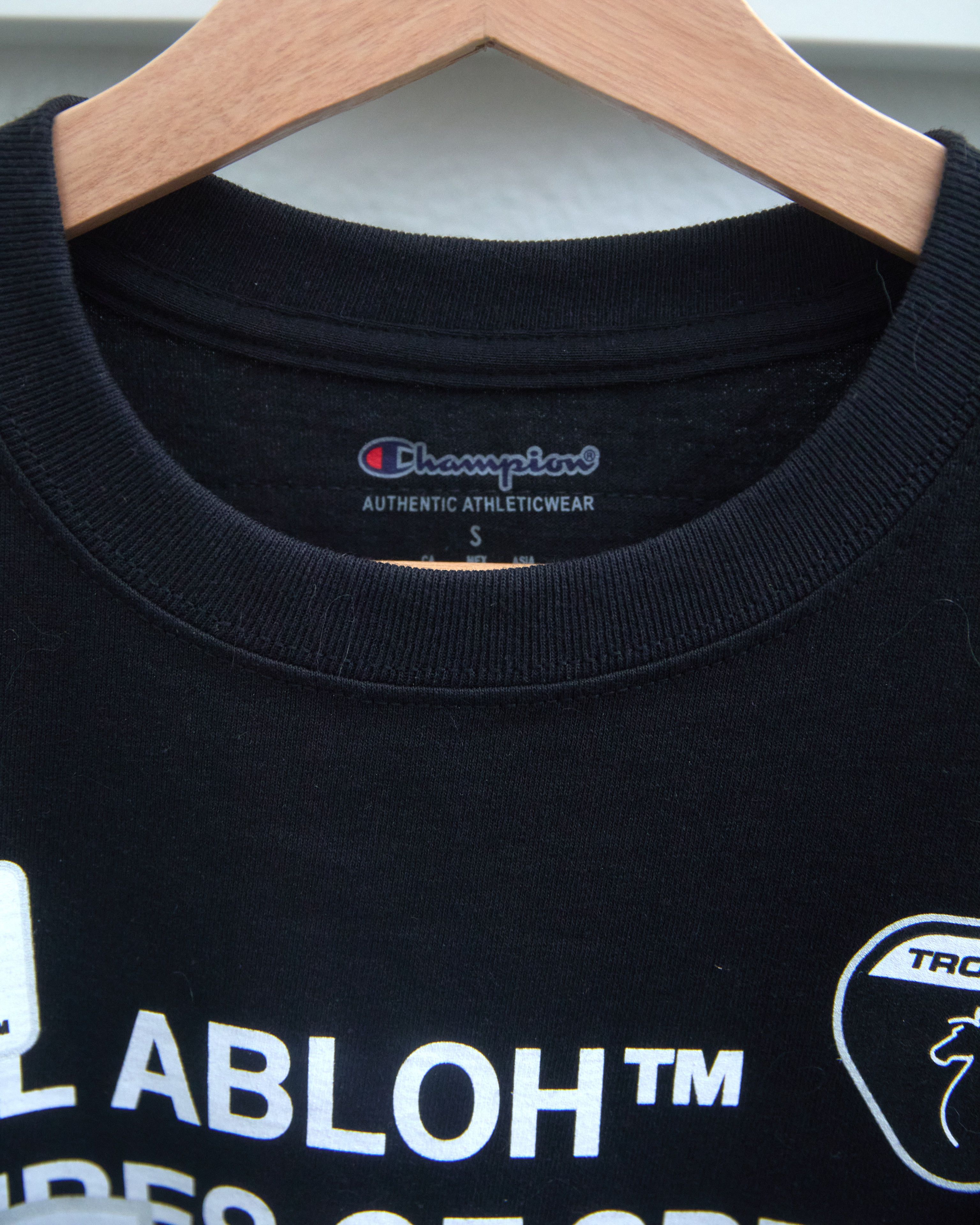 Champion × Virgil Abloh Virgil Abloh + Champion Size US S / EU 44-46 / 1 - 3 Thumbnail
