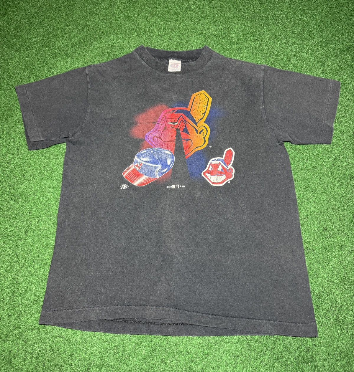 Vintage Vintage 90s Cleveland Indians Chief Wahoo Baseball T Shirt Size US M / EU 48-50 / 2 - 1 Thumbnail