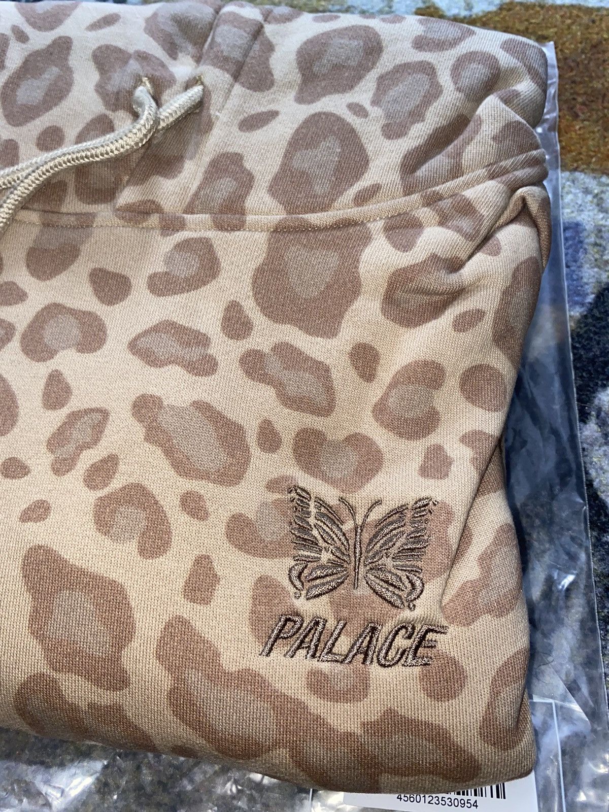 Japanese Brand × Needles × Palace Palace x Needles Butterfly Hoodie Sand Size US L / EU 52-54 / 3 - 3 Thumbnail