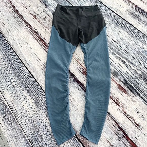 Other ZYIA Women's Blue and Gray Ribbed Yoga Activewear Leggings Size 27" / US 4 / IT 40 - 2 Thumbnail