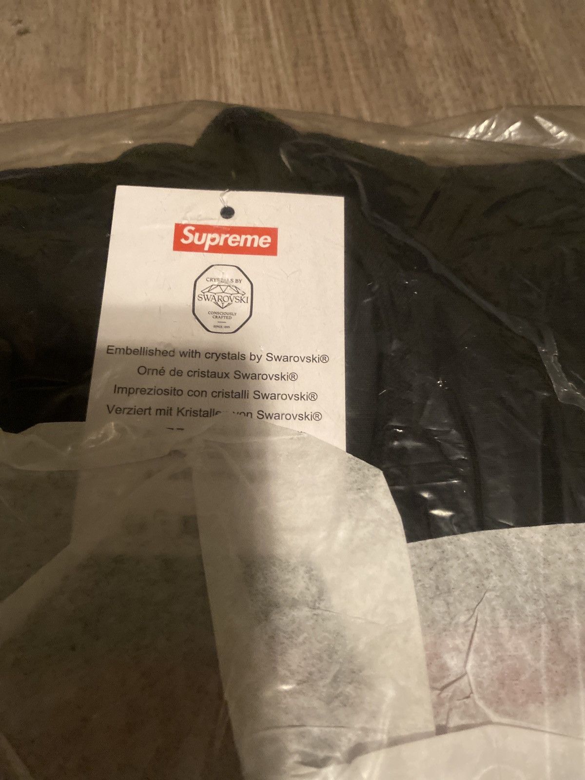 Supreme × Swarovski Supreme X Swarovski Hood Motion Logo Size US S / EU 44-46 / 1 - 3 Thumbnail