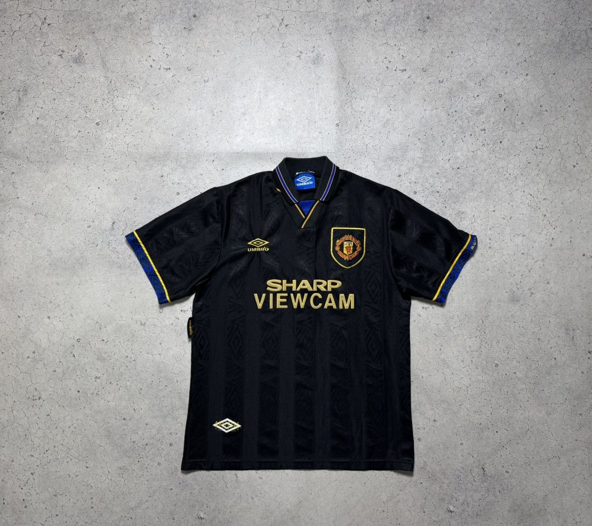 Umbro Umbro 1993/1995 Vintage 90’s Soccer Jersey Black Size US L / EU 52-54 / 3 - 1 Thumbnail