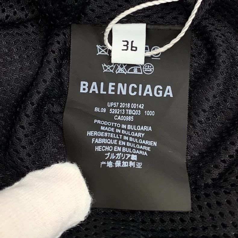 Balenciaga balenciaga black logo zip long sleeve jacket Size US S / EU 44-46 / 1 - 7 Thumbnail