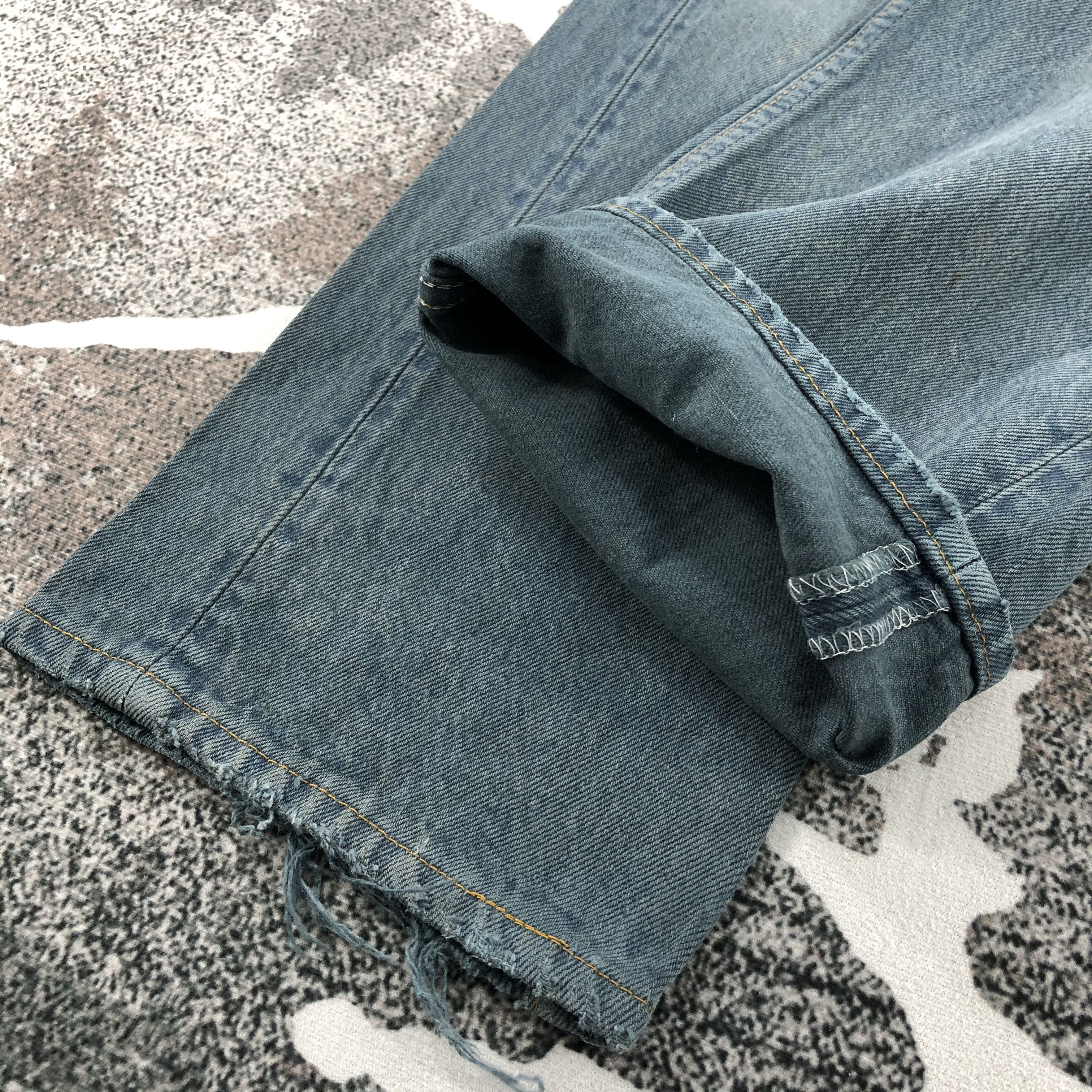 Levi's Vintage Levis 501 Jeans Faded Blue Distressed Denim KJ623 Size US 30 / EU 46 - 7 Thumbnail