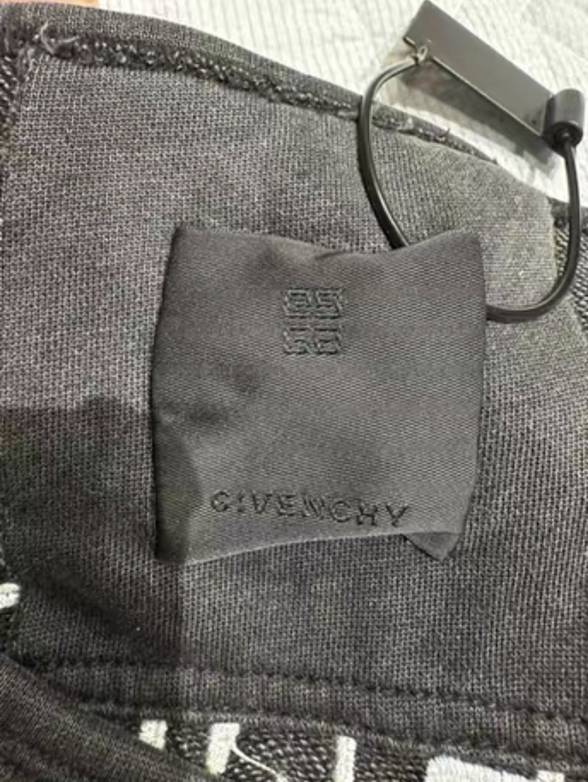 Givenchy Givenchy Fw22 tank top Size US L / EU 52-54 / 3 - 5 Thumbnail