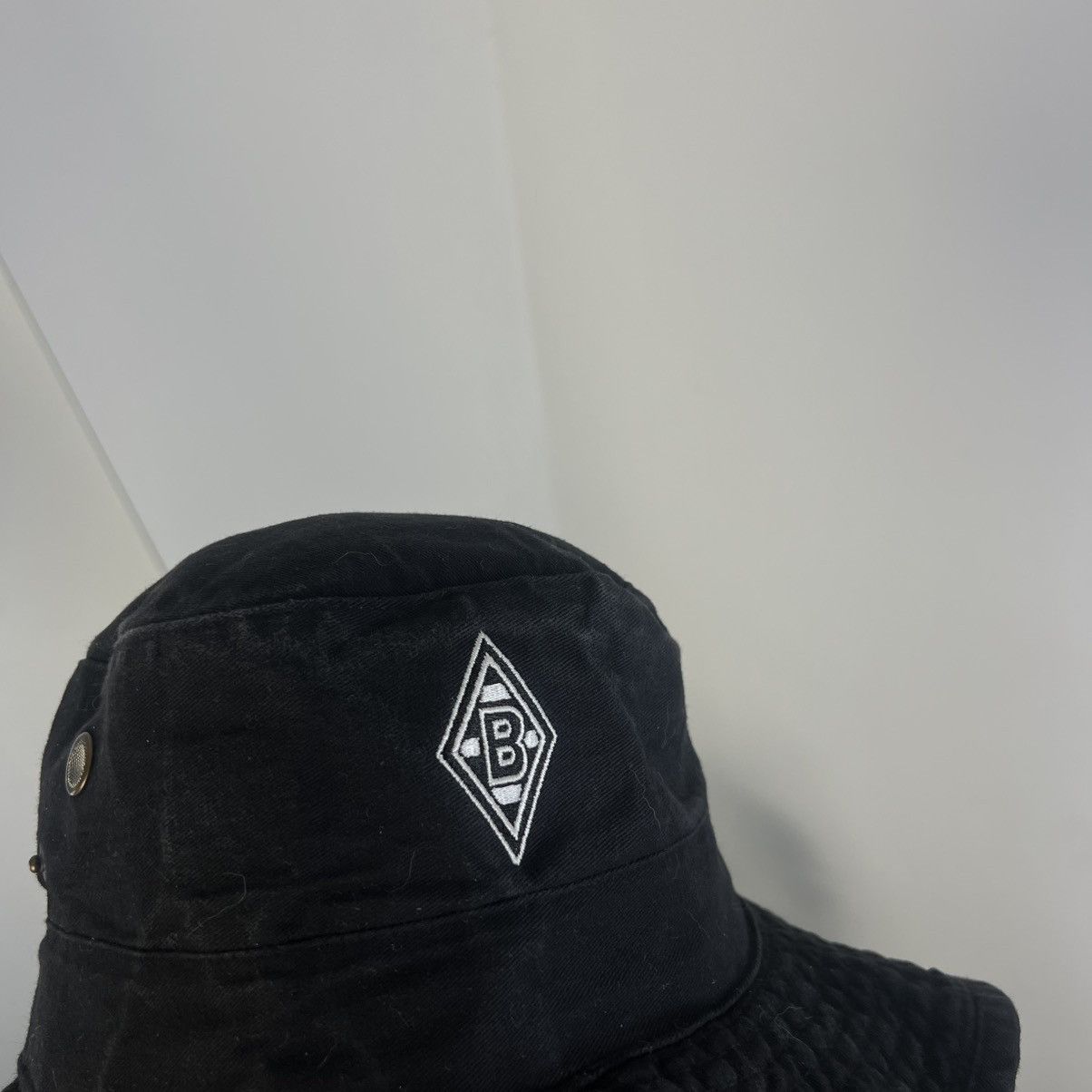 Vintage Vintage Borrusia Monchengladbach Center Logo Bucket Hat Size ONE SIZE - 2 Thumbnail