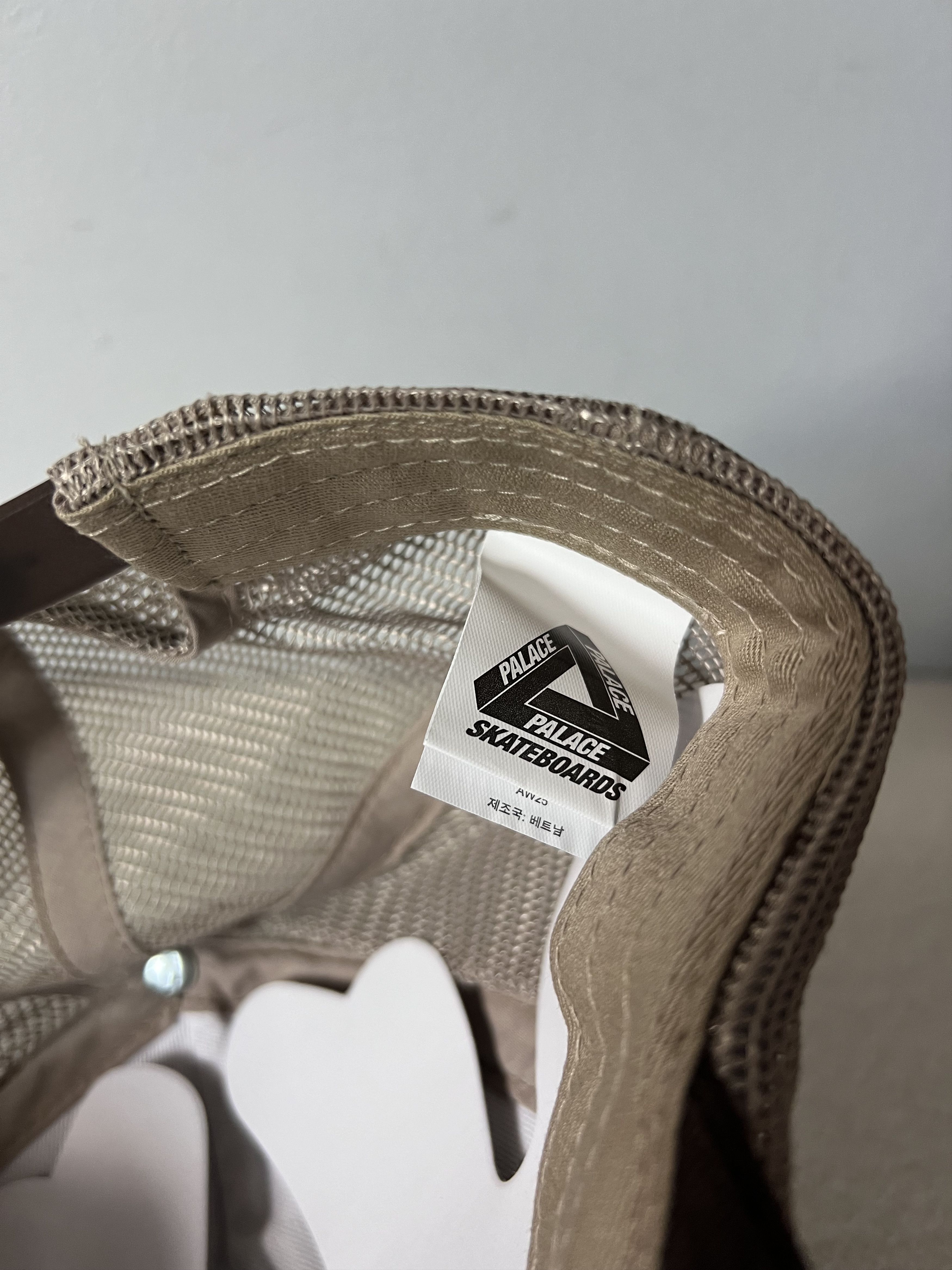 Palace Palace Skateboards Freedom Distressed Trucker Hat in Brown Size ONE SIZE - 6 Thumbnail