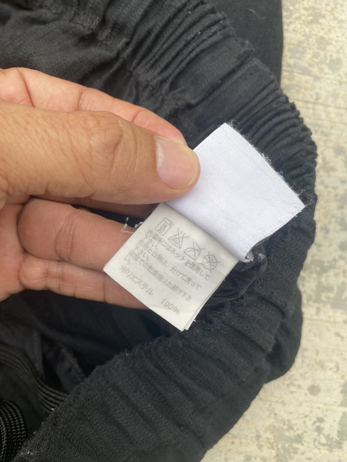 Homme Plisse Issey Miyake Distressed Homme Plisse Issey Miyake Pants Size US 30 / EU 46 - 7 Thumbnail