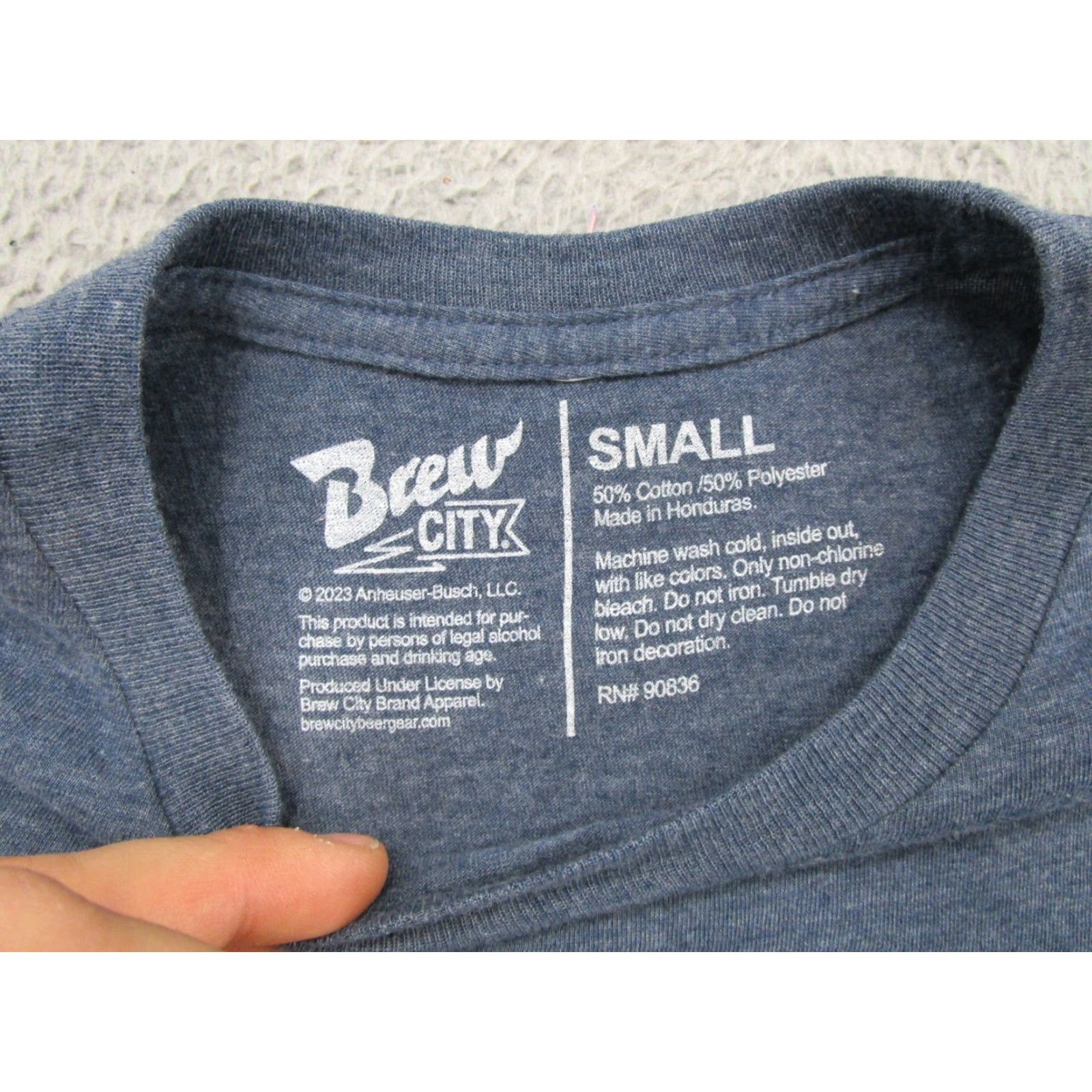 Vintage VINTAGE Working On Busch Beer Time Brew City Graphic T-Shirt Men's Size Small Size US S / EU 44-46 / 1 - 3 Thumbnail