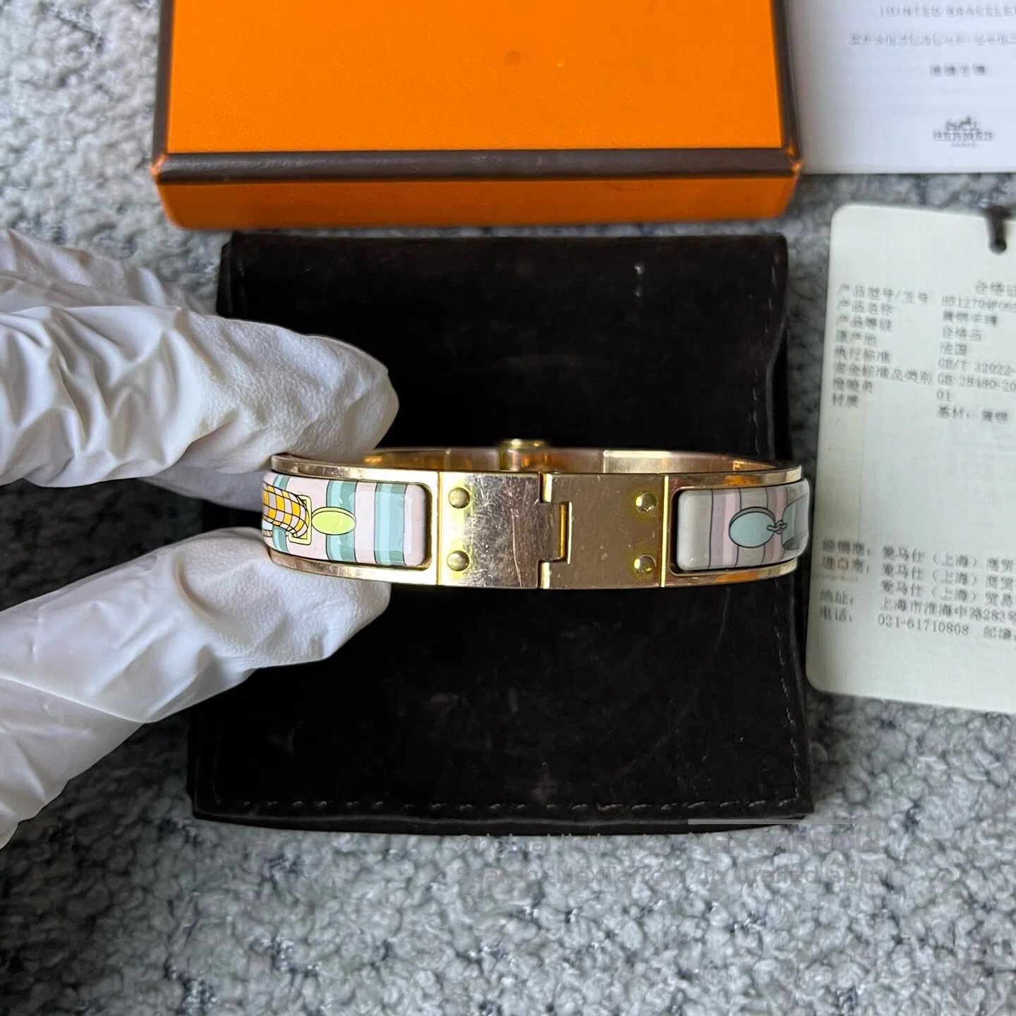 Hermes Hermes Design of an enamel metal bracelet plated with rose Size ONE SIZE - 4 Thumbnail