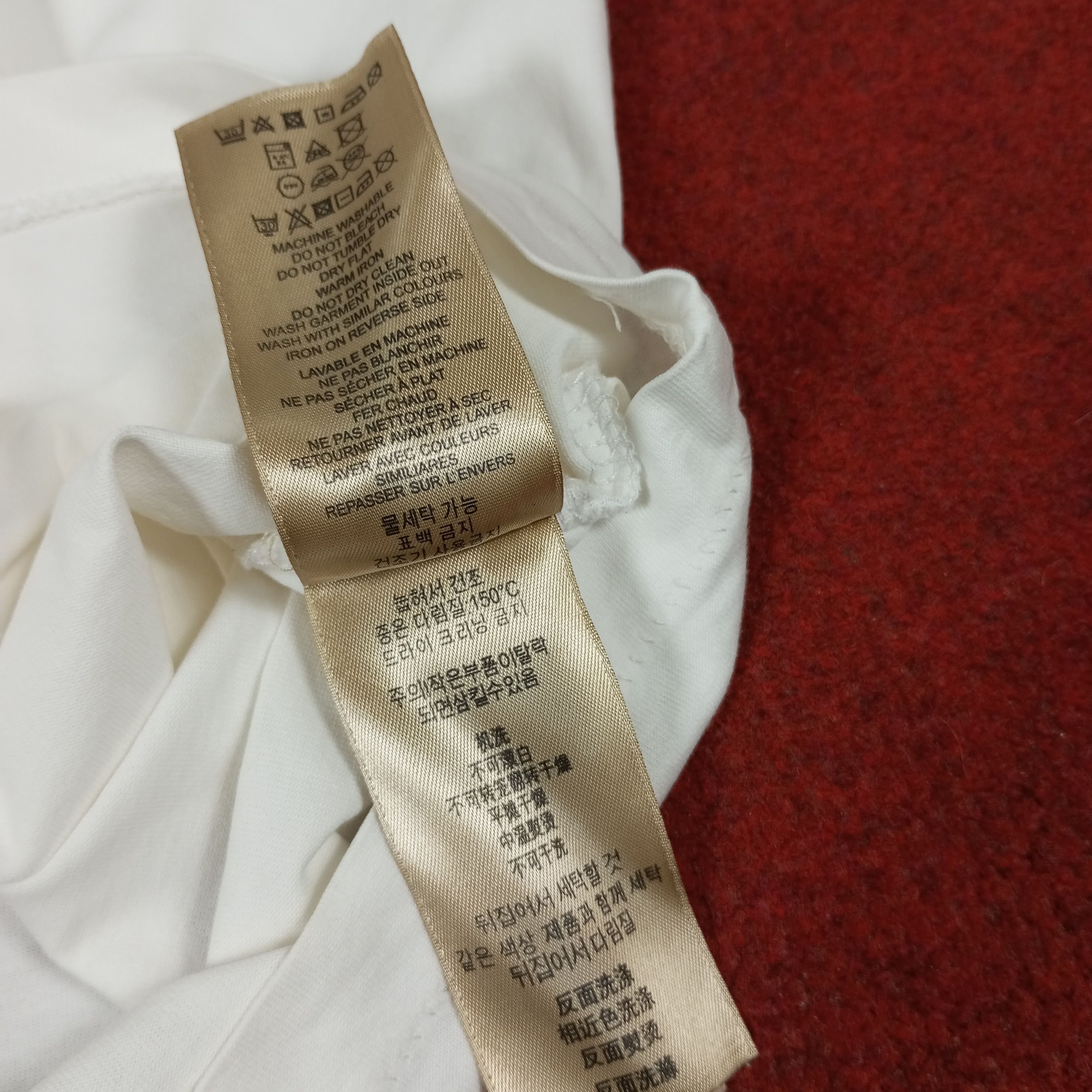 Burberry Burberry London England Small Logo Design Custom Art Tshirt Size US M / EU 48-50 / 2 - 9 Thumbnail