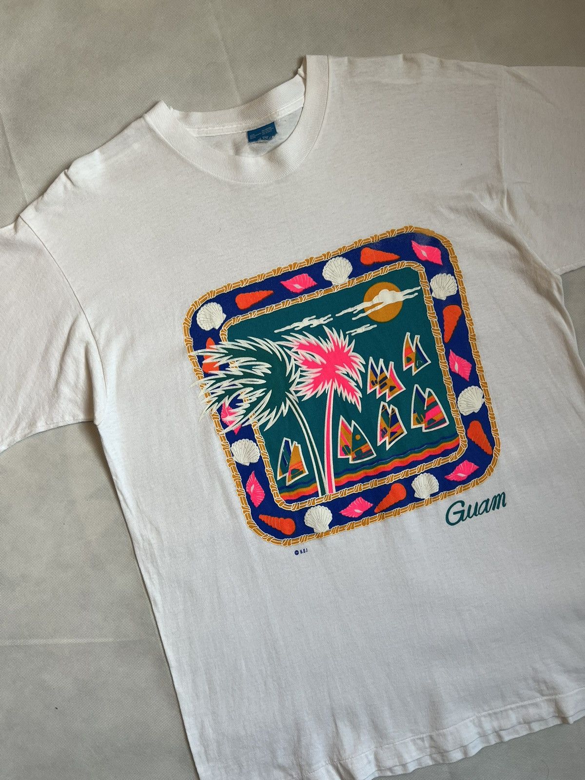 Vintage Vintage 90's Guam Graphic Art Hawaii Tees Size US L / EU 52-54 / 3 - 6 Thumbnail