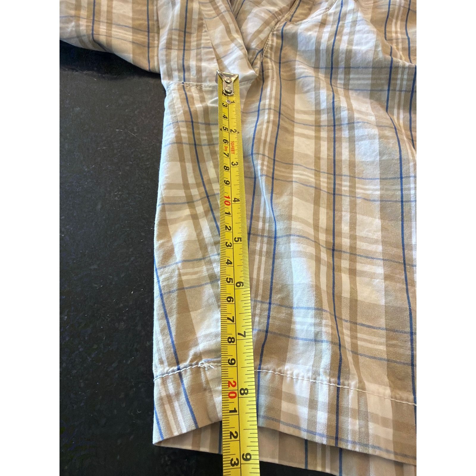 Croft & Barrow Croft & Barrow tan and navy plaid shorts 100% Cotton Sz 32. Size US 32 / EU 48 - 6 Thumbnail