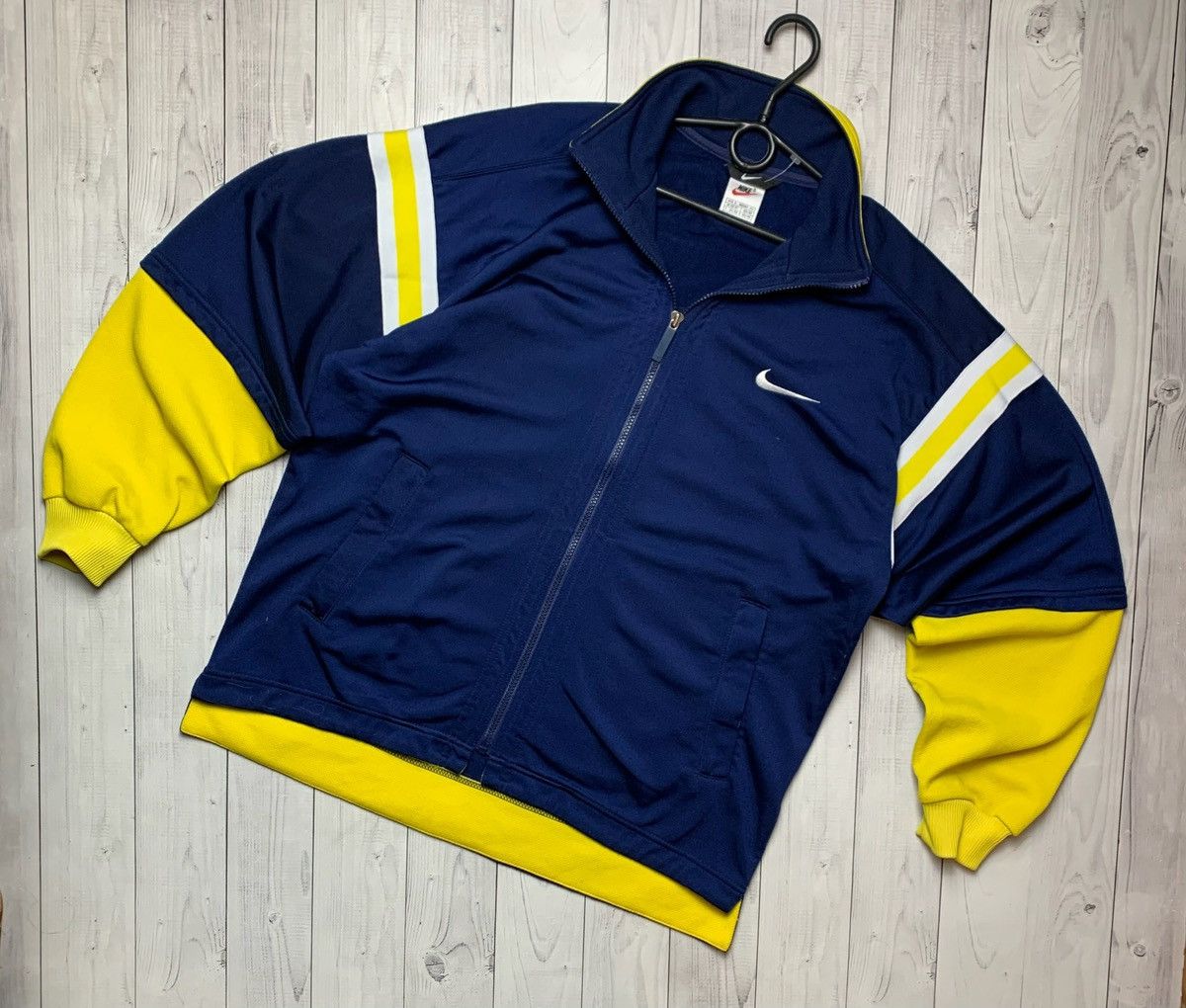 Vintage Vintage Nike track jacket size S big logo swoosh Size US S / EU 44-46 / 1 - 2 Thumbnail