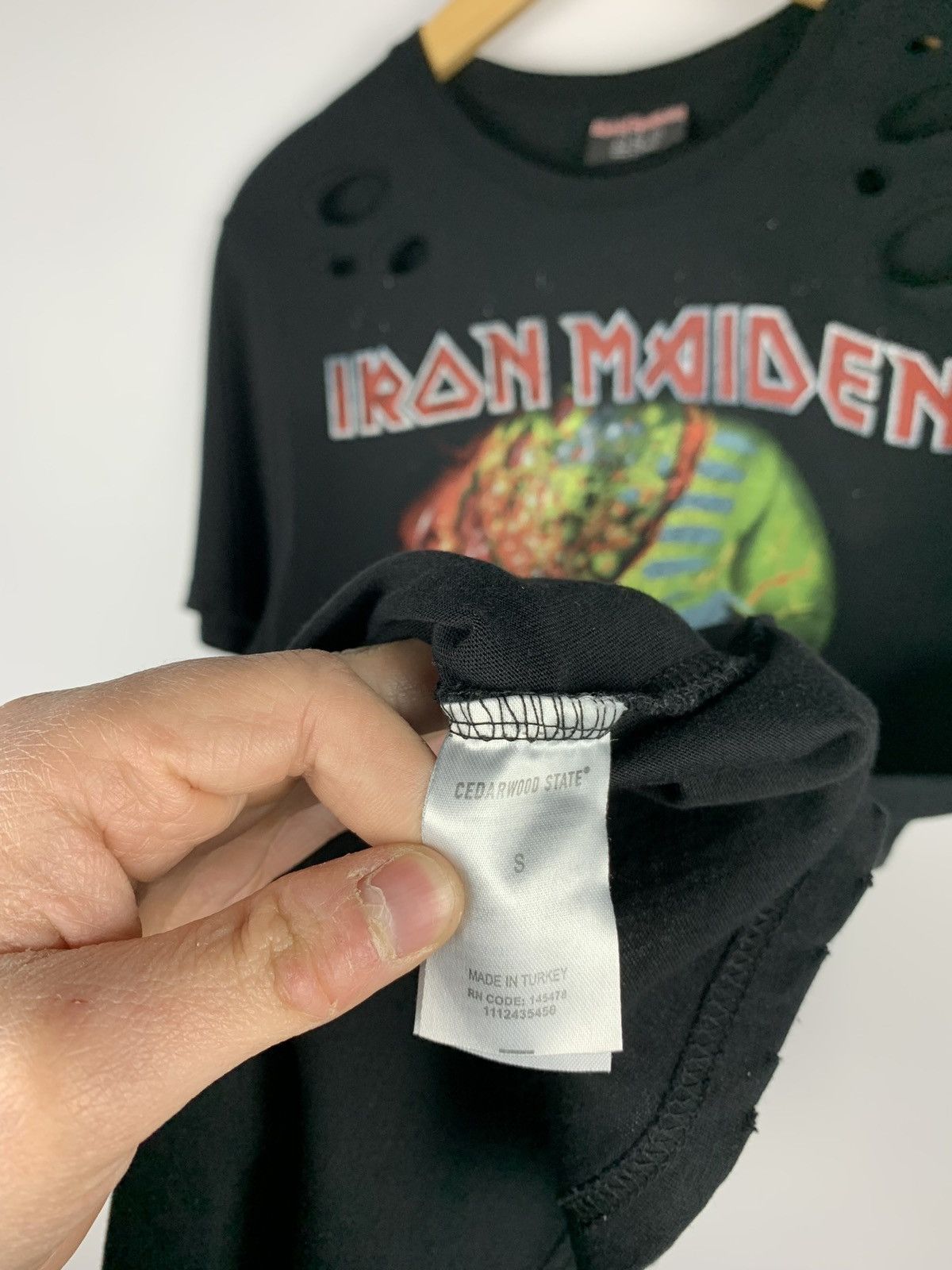 Band Tees Vintage Y2K Iron Maiden Skulls Tee Distressed T-Shirt Size S Size US S / EU 44-46 / 1 - 10 Thumbnail