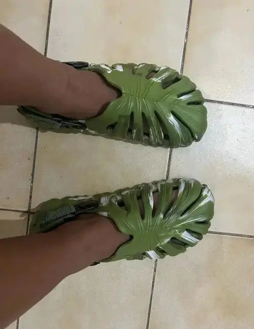VIBE Camo Yam Slippers Size US 7 / EU 40 - 3 Thumbnail
