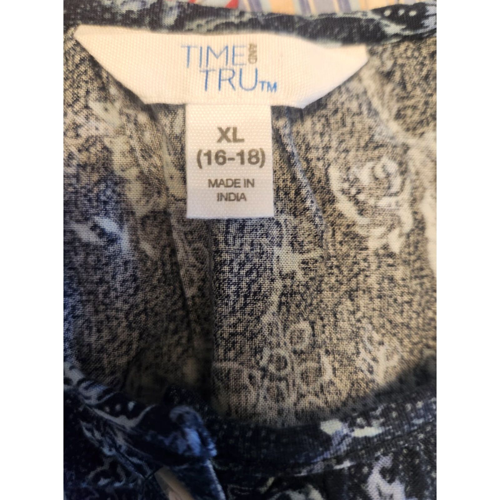 Vintage Time And Tru Blue Paisley Button Down Peasant Top XL Blouse Women's Casual Long Sleeve Round Neck Cotton Rayon Paisley Boho Size XL / US 12-14 / IT 48-50 - 5 Thumbnail