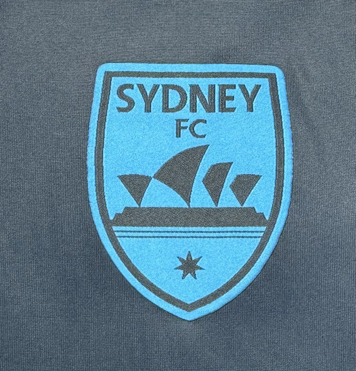 Under Armour Sydney 2019/21 Third Shirt Jersey Under Armour #9 Le Fondre Size US M / EU 48-50 / 2 - 8 Thumbnail