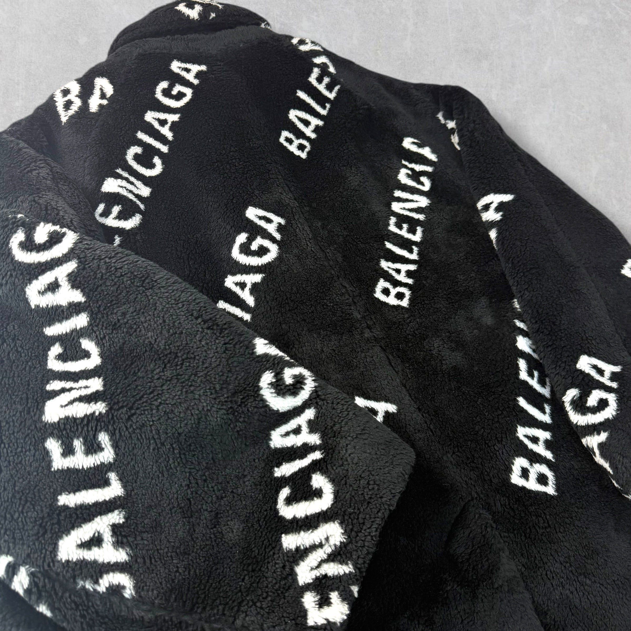 Balenciaga Balenciaga Logo Faux Fur Coat 44 (XL) Size US XL / EU 56 / 4 - 4 Thumbnail