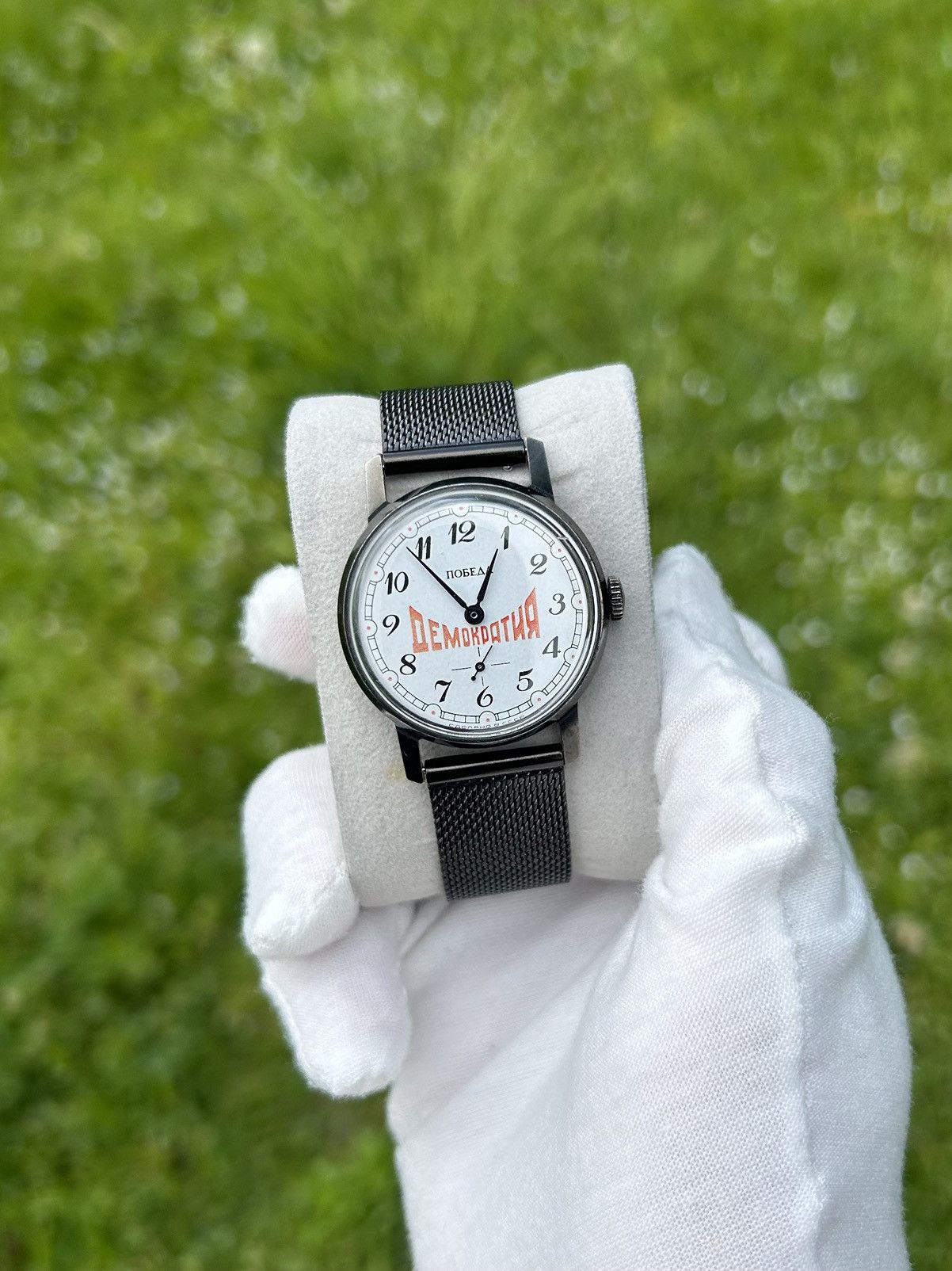 Vintage Vintage Watch Pobeda Soviet USSR Mechanical Wristwatch 1980s Size ONE SIZE - 2 Thumbnail