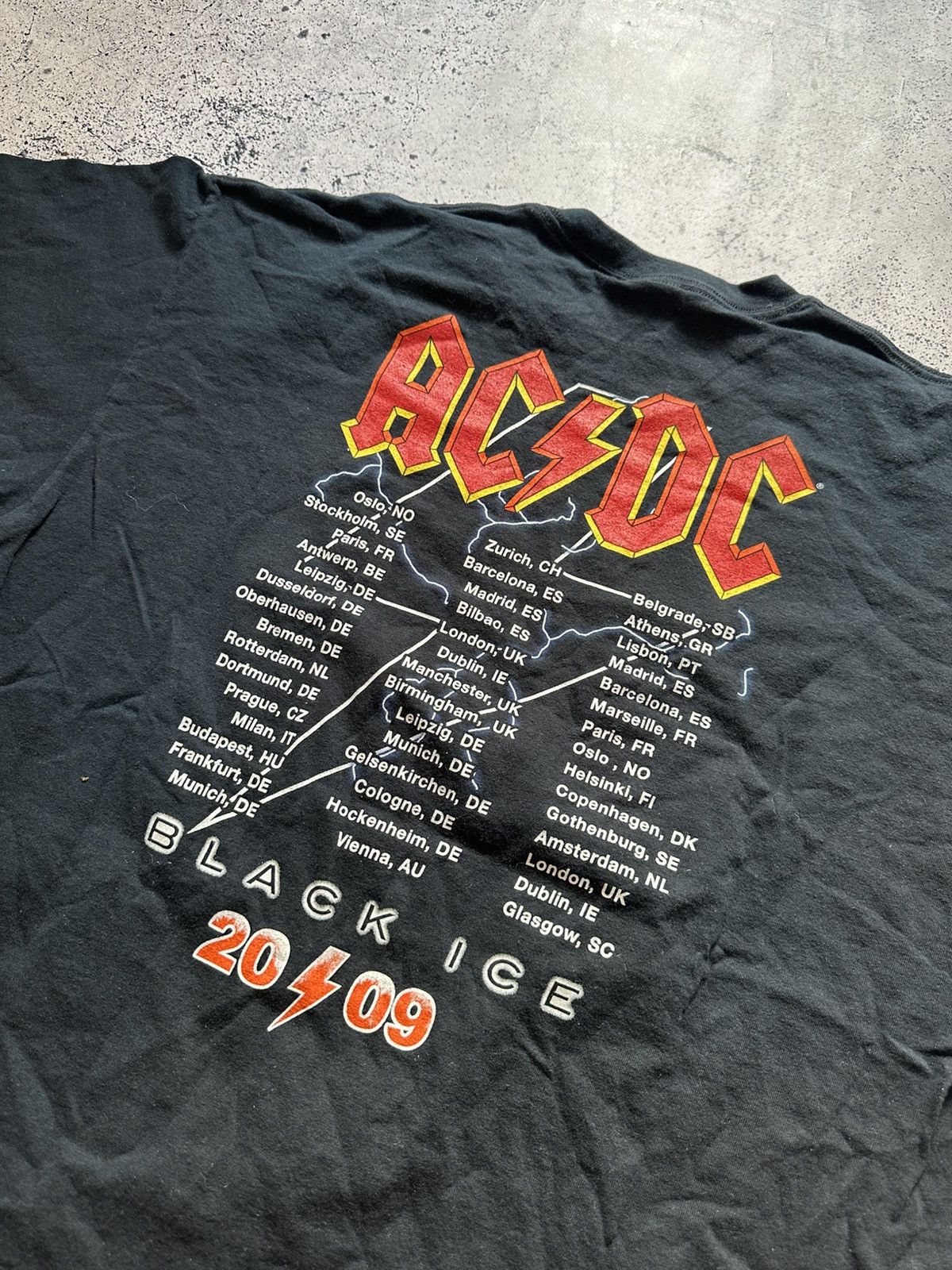 AC/DC Vintage AC DC T-shirt 2009 Tee Black Ice European Tour Band Size US XL / EU 56 / 4 - 5 Thumbnail