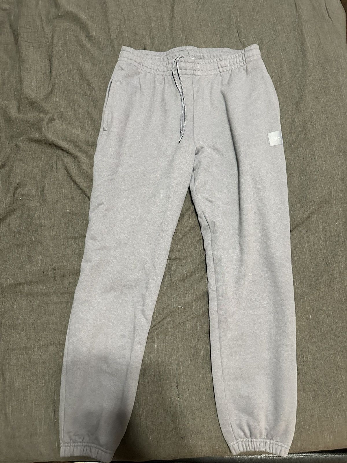image of Alo Cuffed Renown Heavy Weight Sweatpants Fog in Purple, Men's (Size 36)