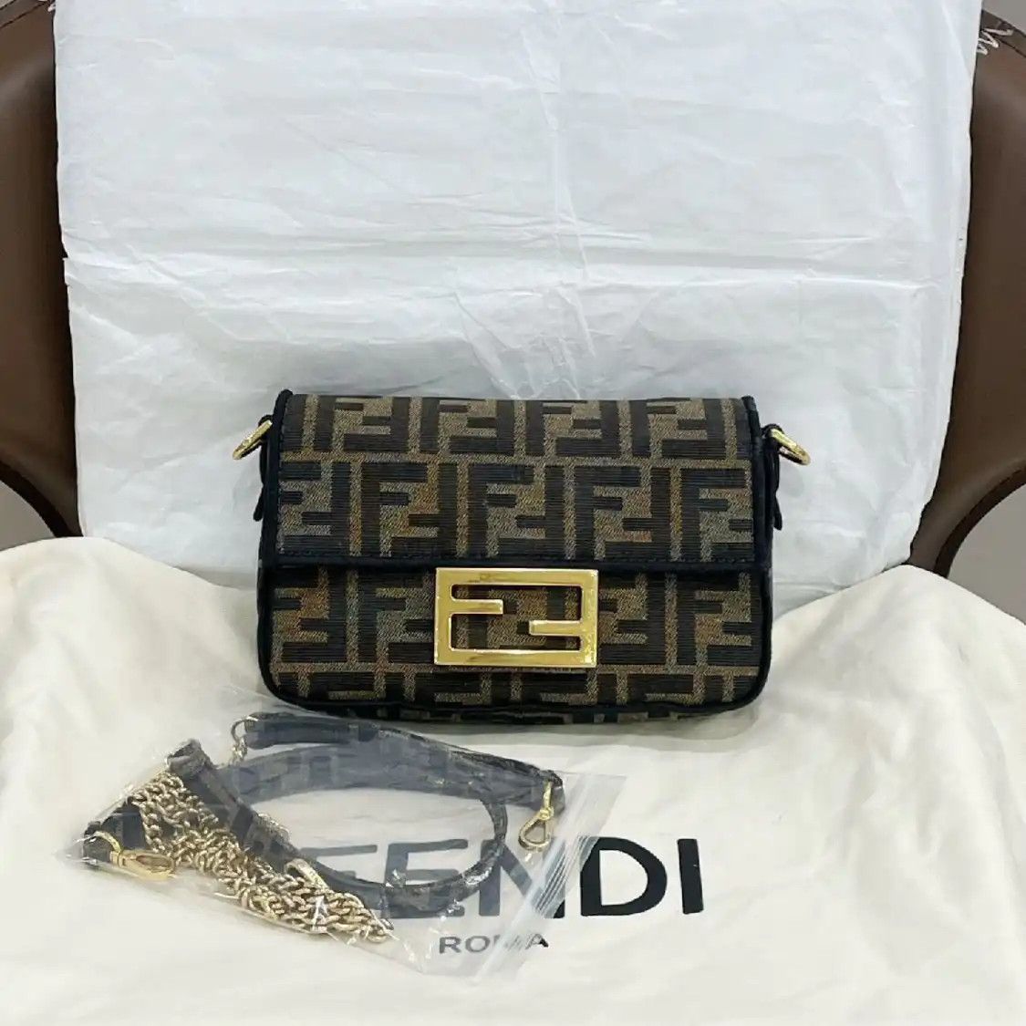 Fendi FENDI Baguette brown canvas doubleF monogram shoulder bag Size ONE SIZE - 1 Thumbnail