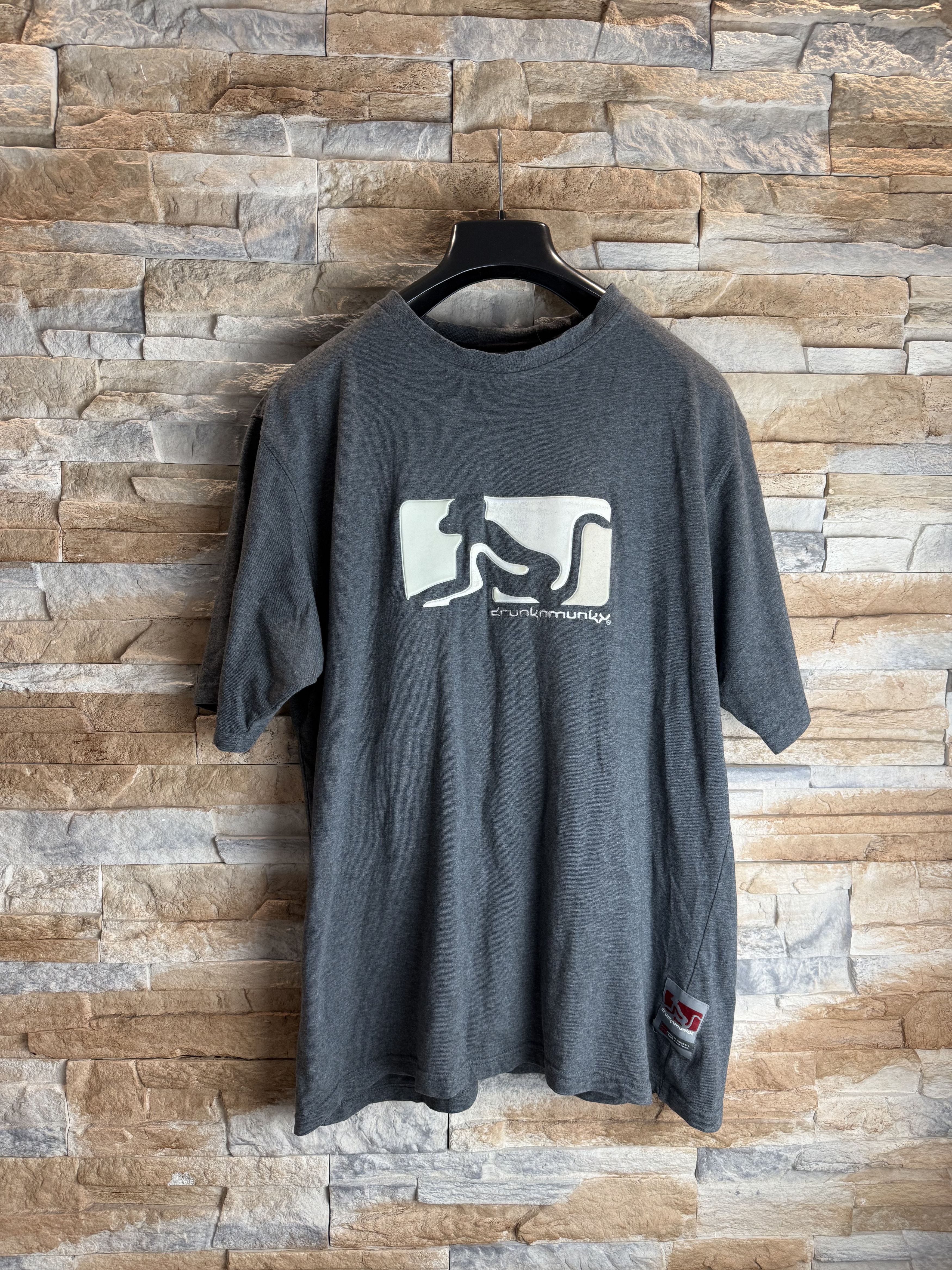 DrunknMunky Drunkn Monkey Unlimited Logo T-Shirt XL Y2K Hip Hop Skate Size US XXL / EU 58 / 5 - 2 Thumbnail
